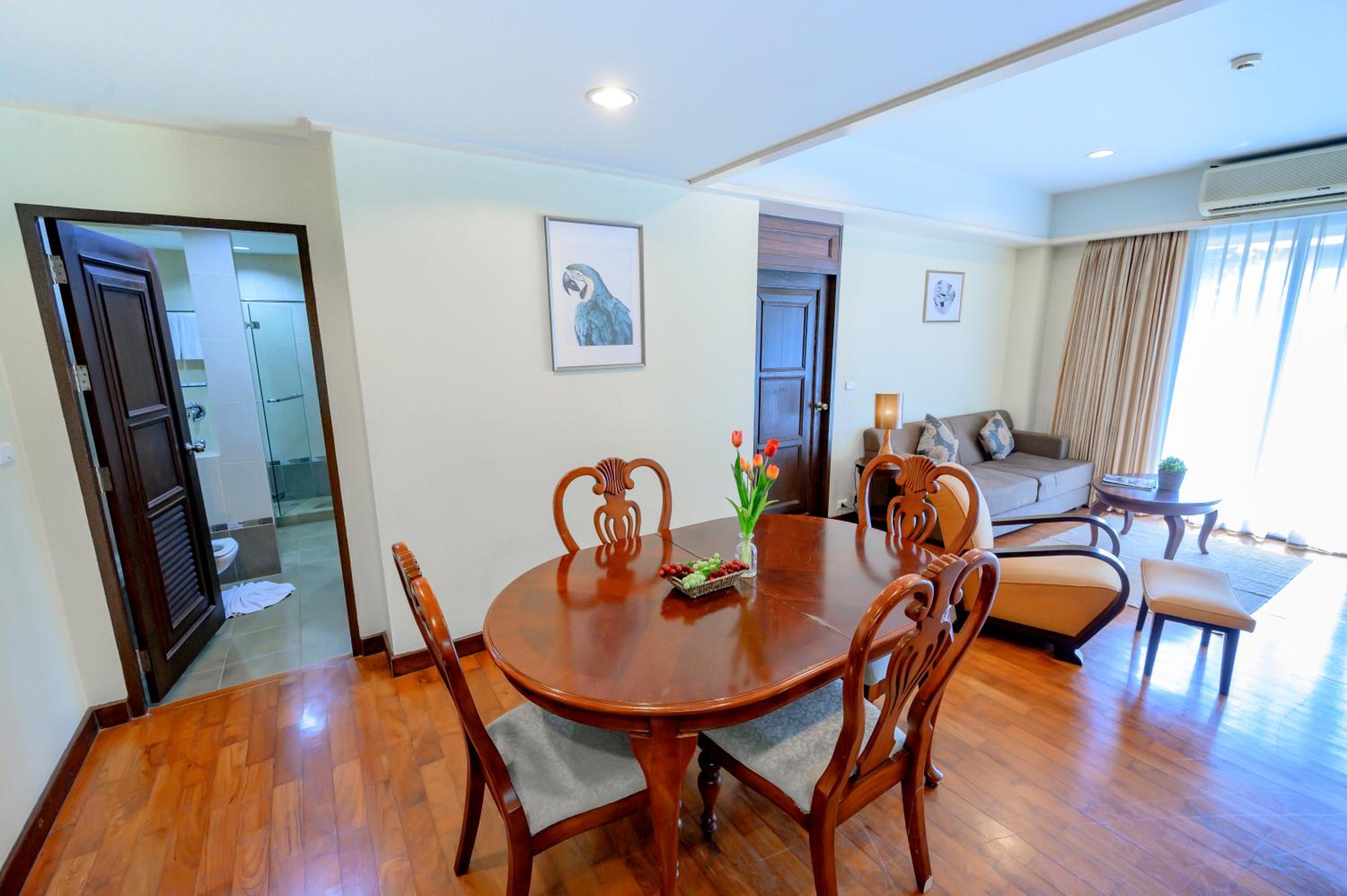 One-Bedroom Suite