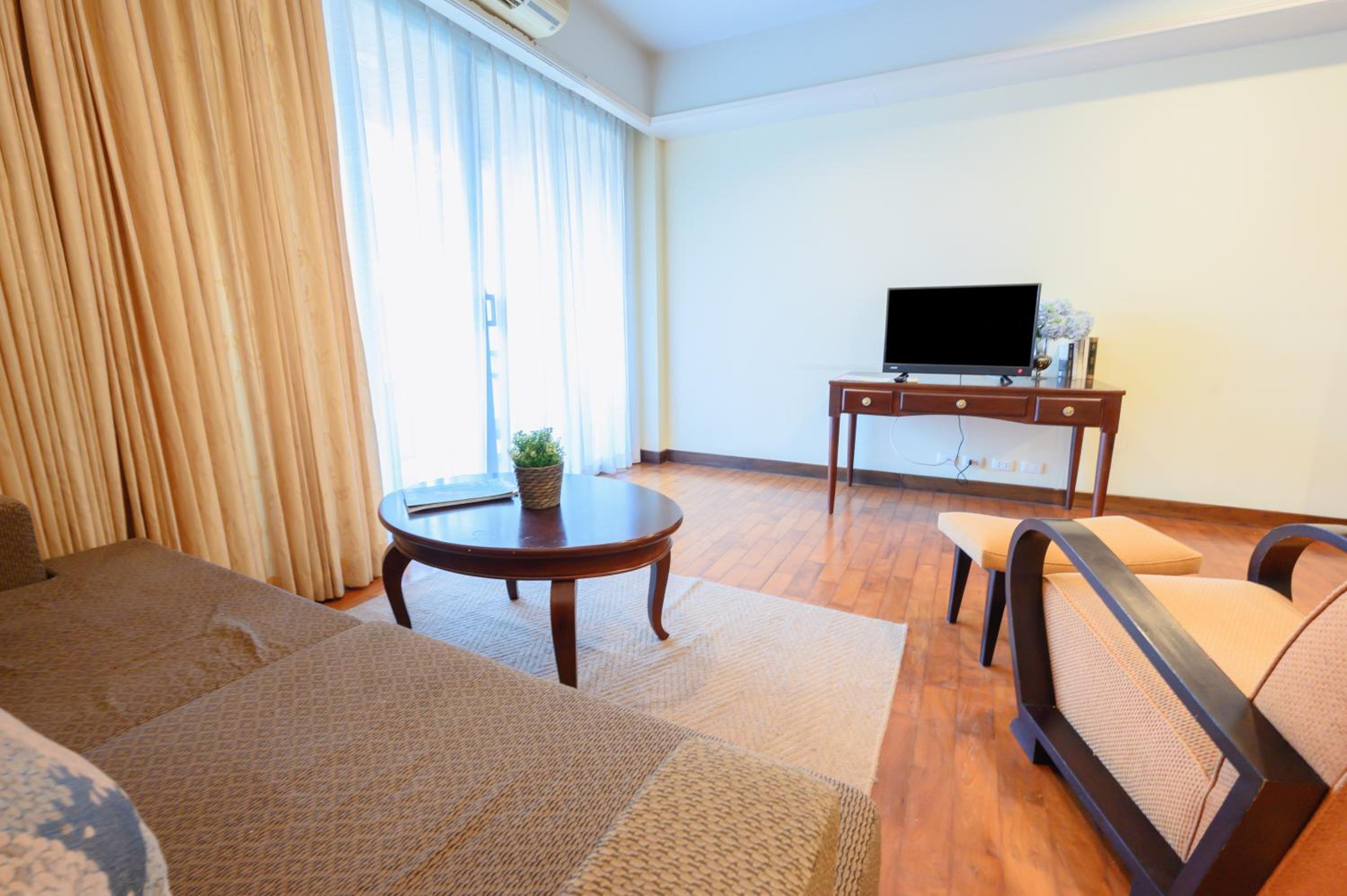 One-Bedroom Suite