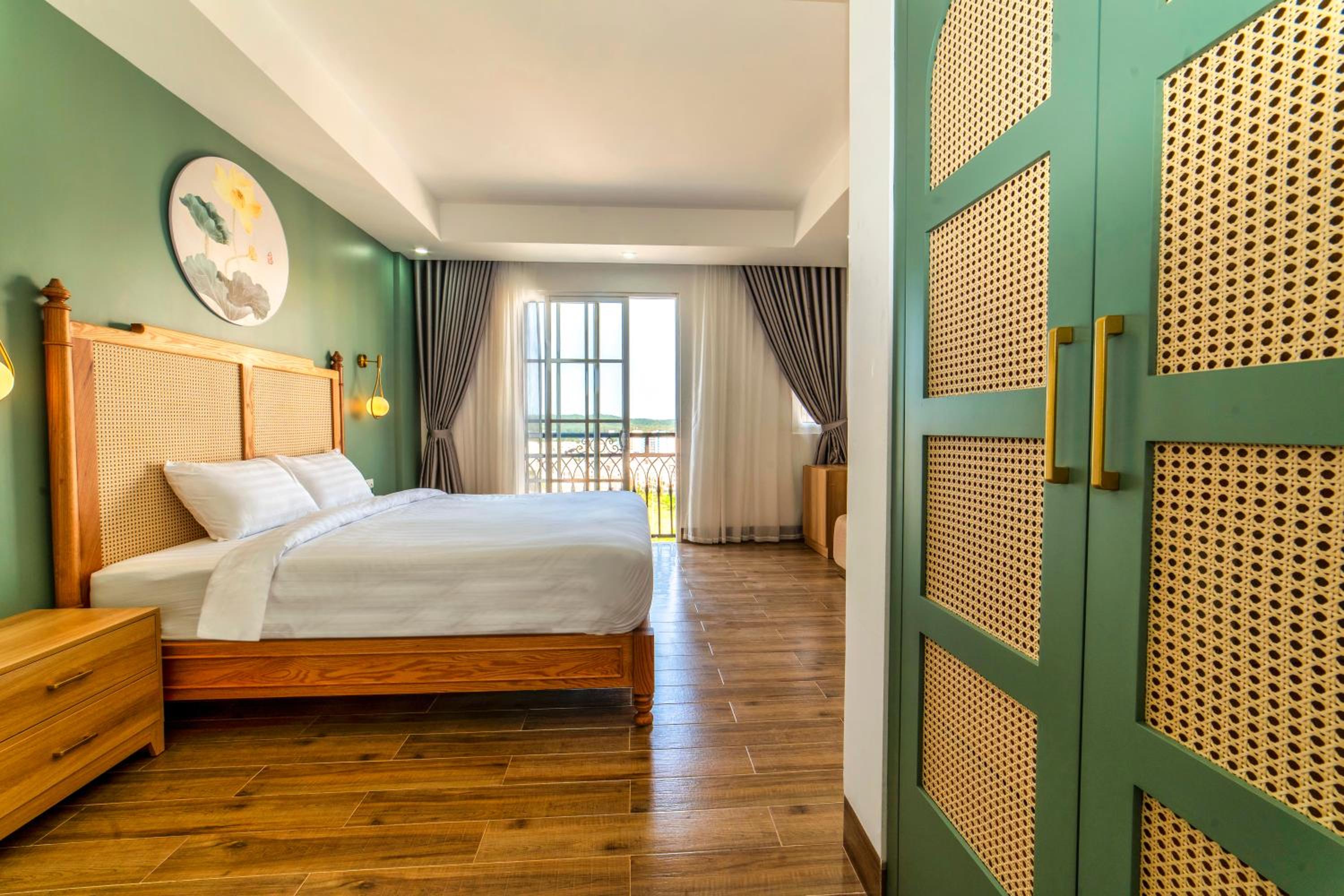 Deluxe Double Room with Bath