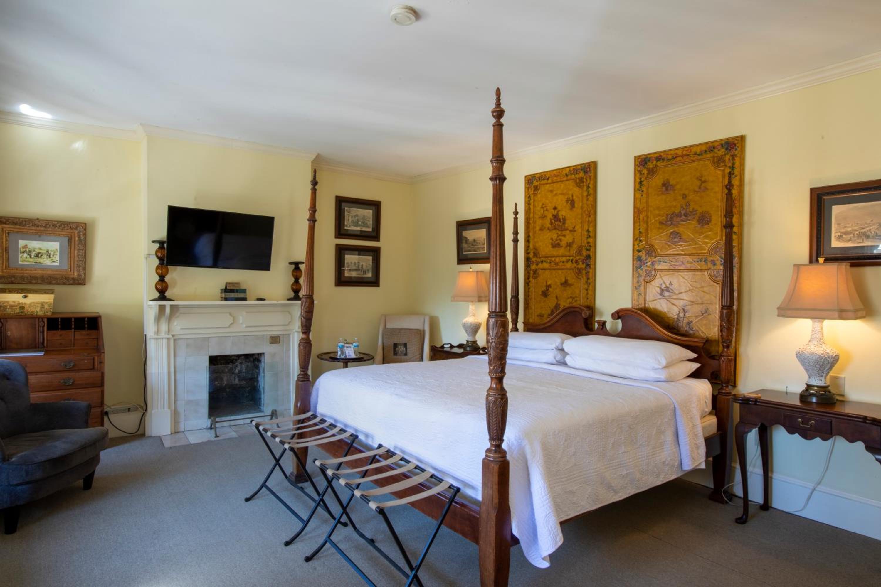 Westmorland- King Room 304