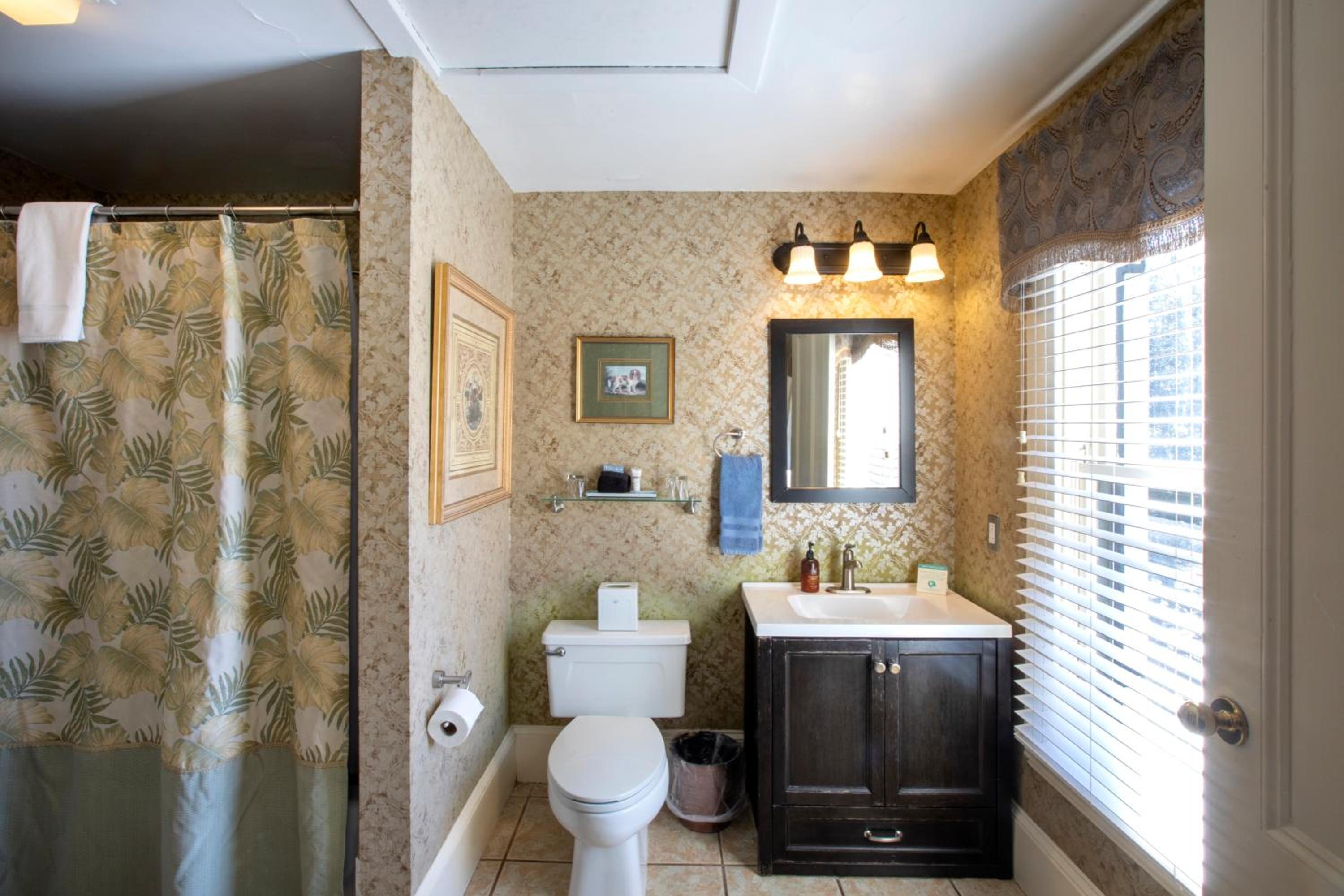 Westmorland- King Room 304