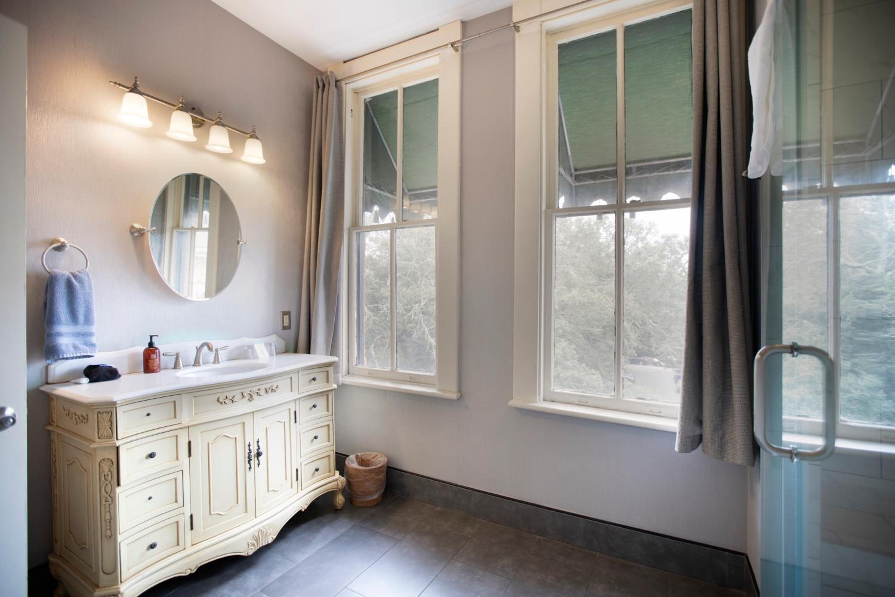 Wrest House- King Room 401