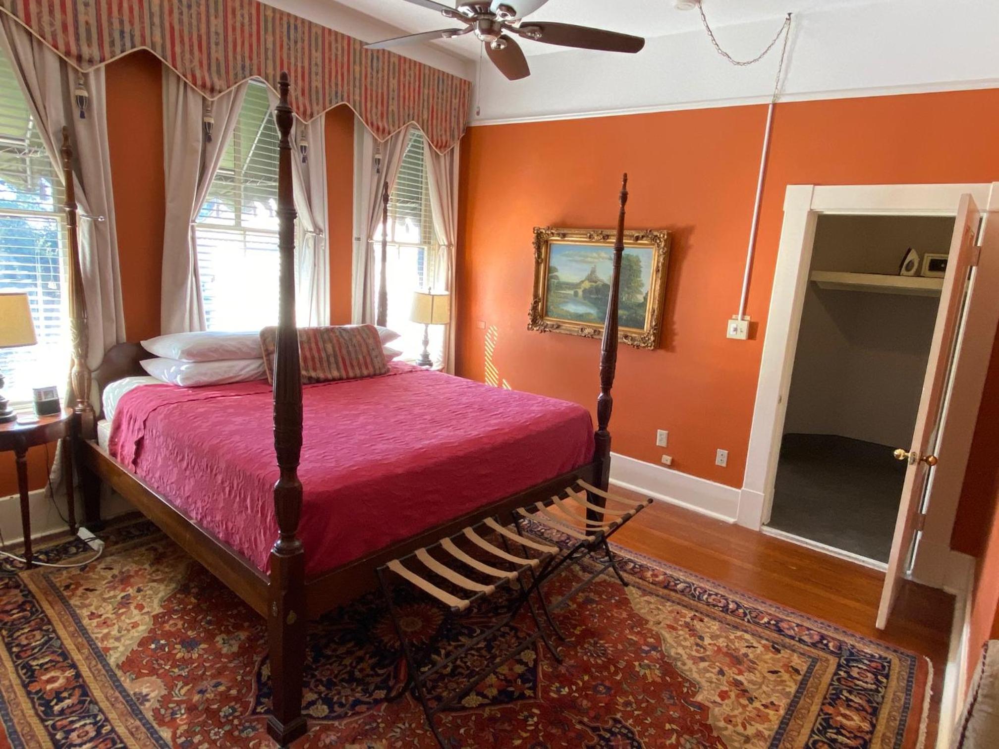 Wrest House- King Room 401