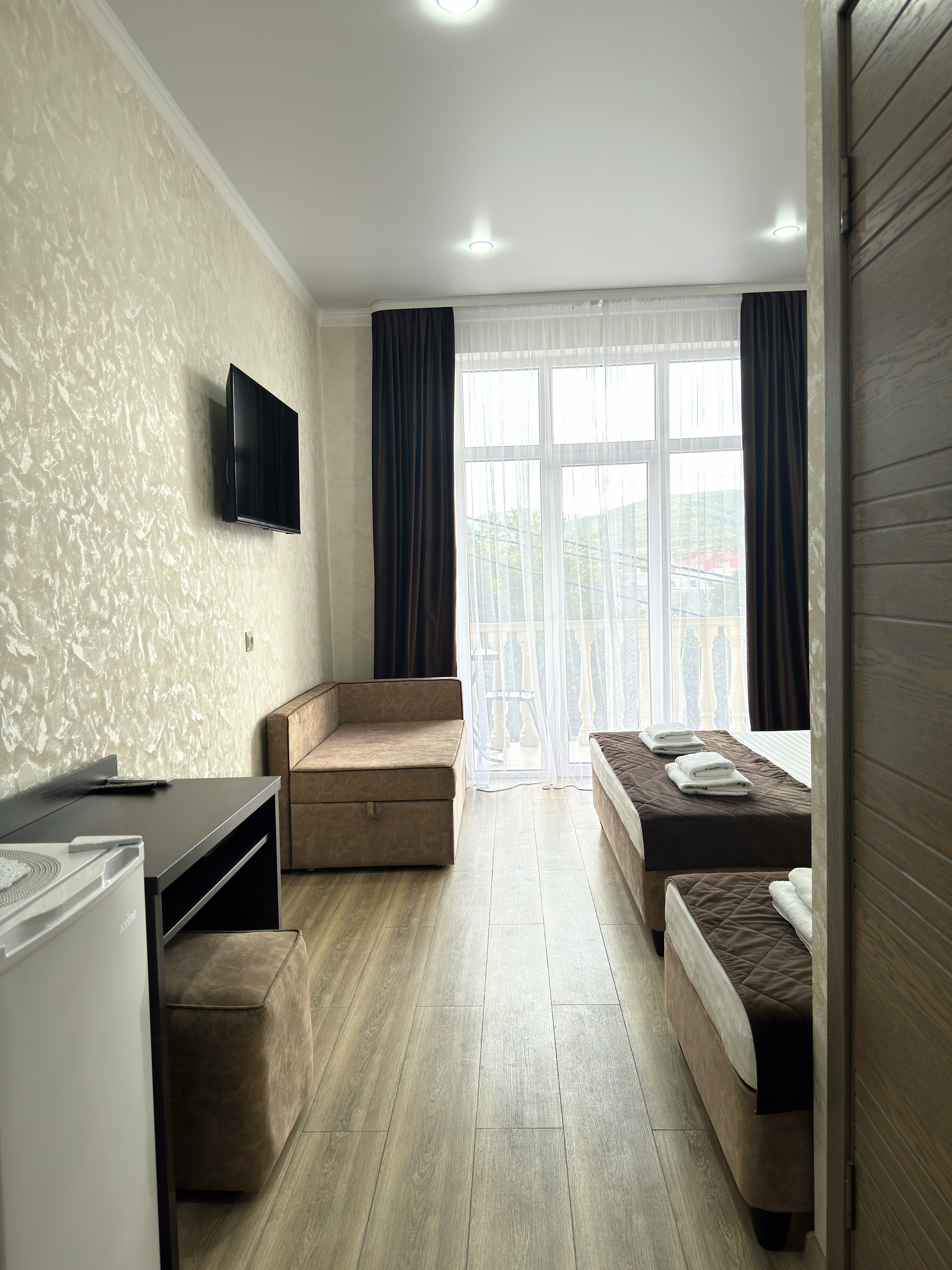 DELUXE (КОРПУС АДОНИС) с балконом