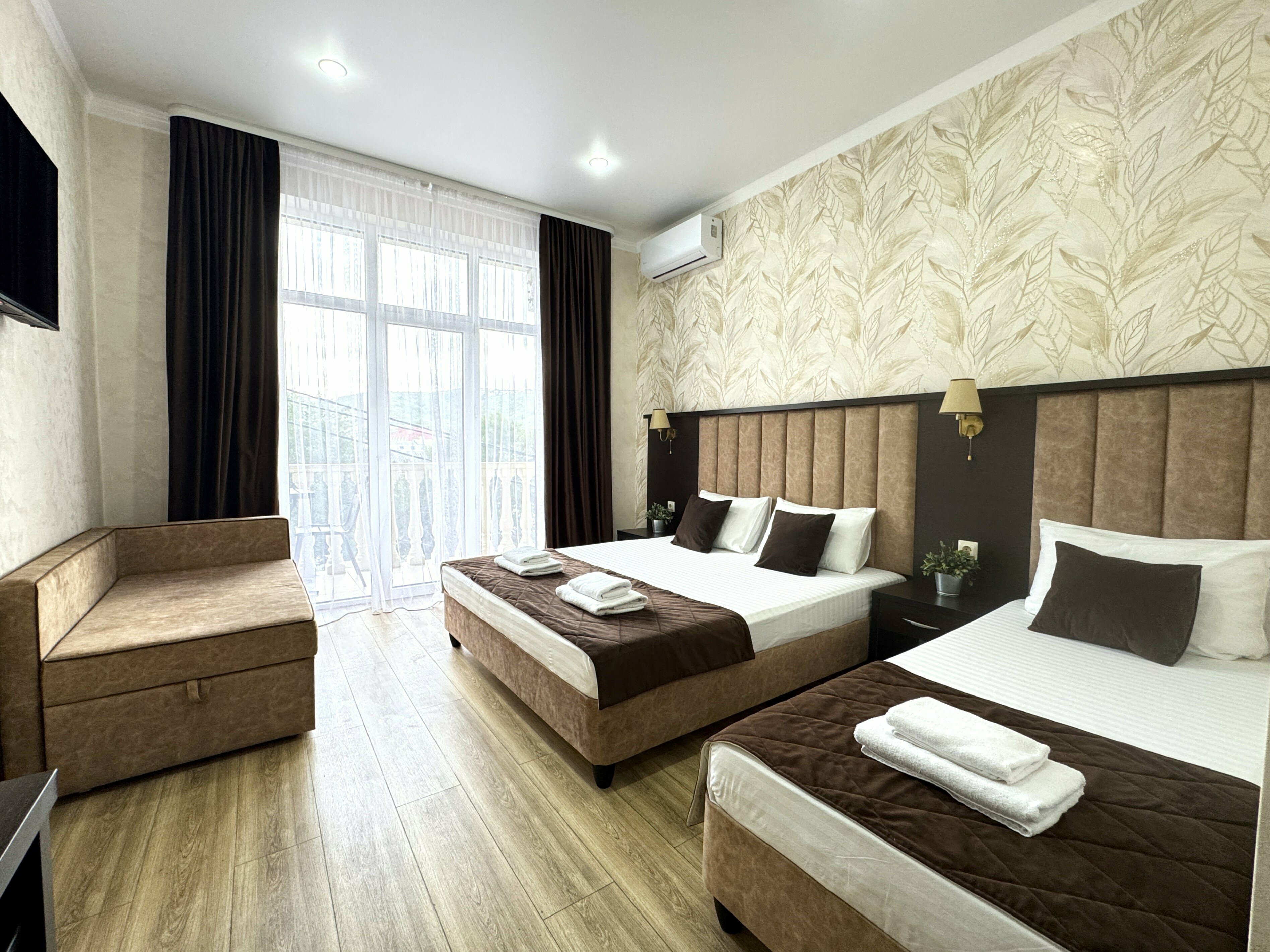 DELUXE (КОРПУС АДОНИС) с балконом