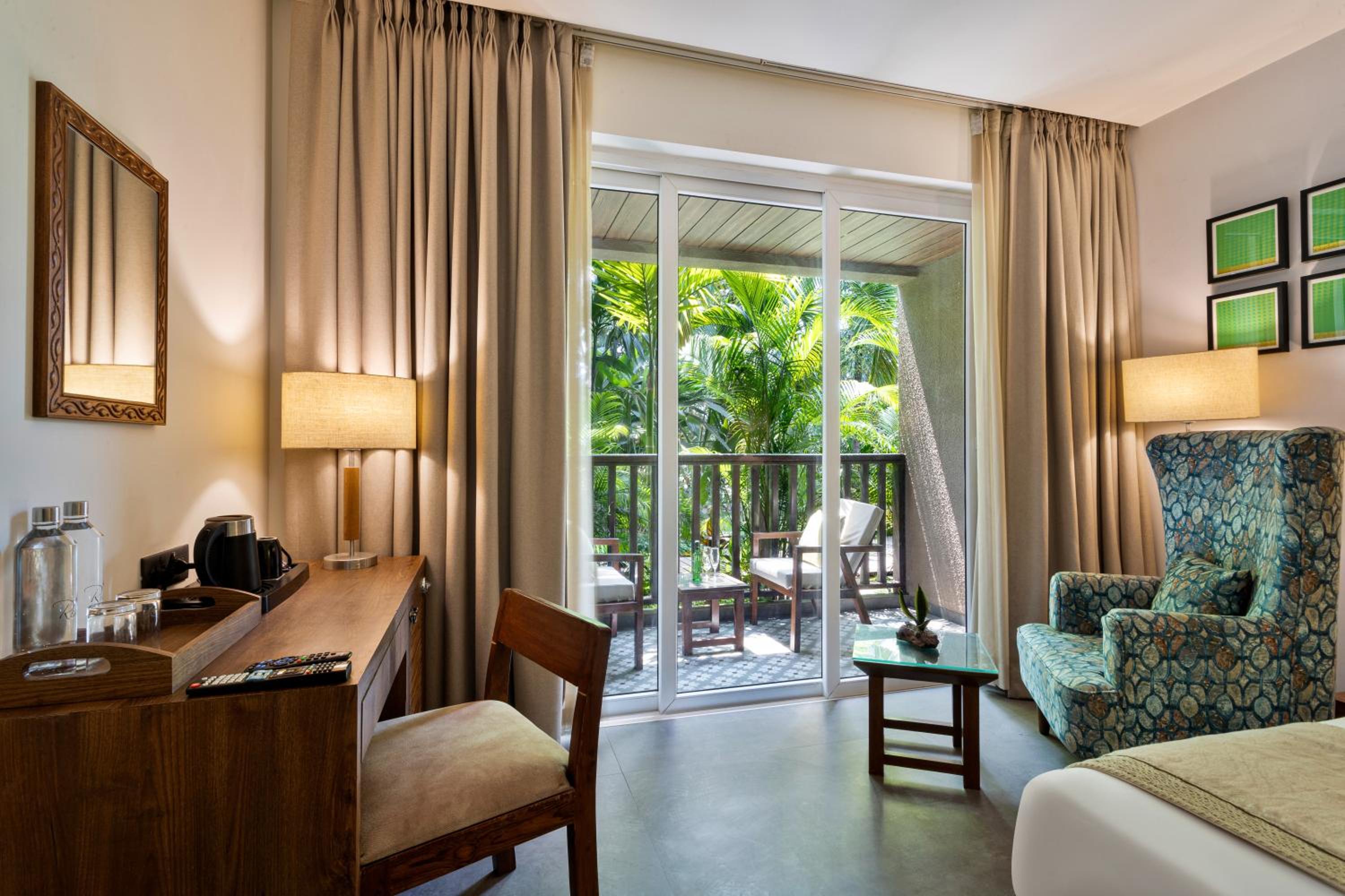 Superior Deluxe Room with Balcony (with complimentary Kayaking and 20% off on Massage session)