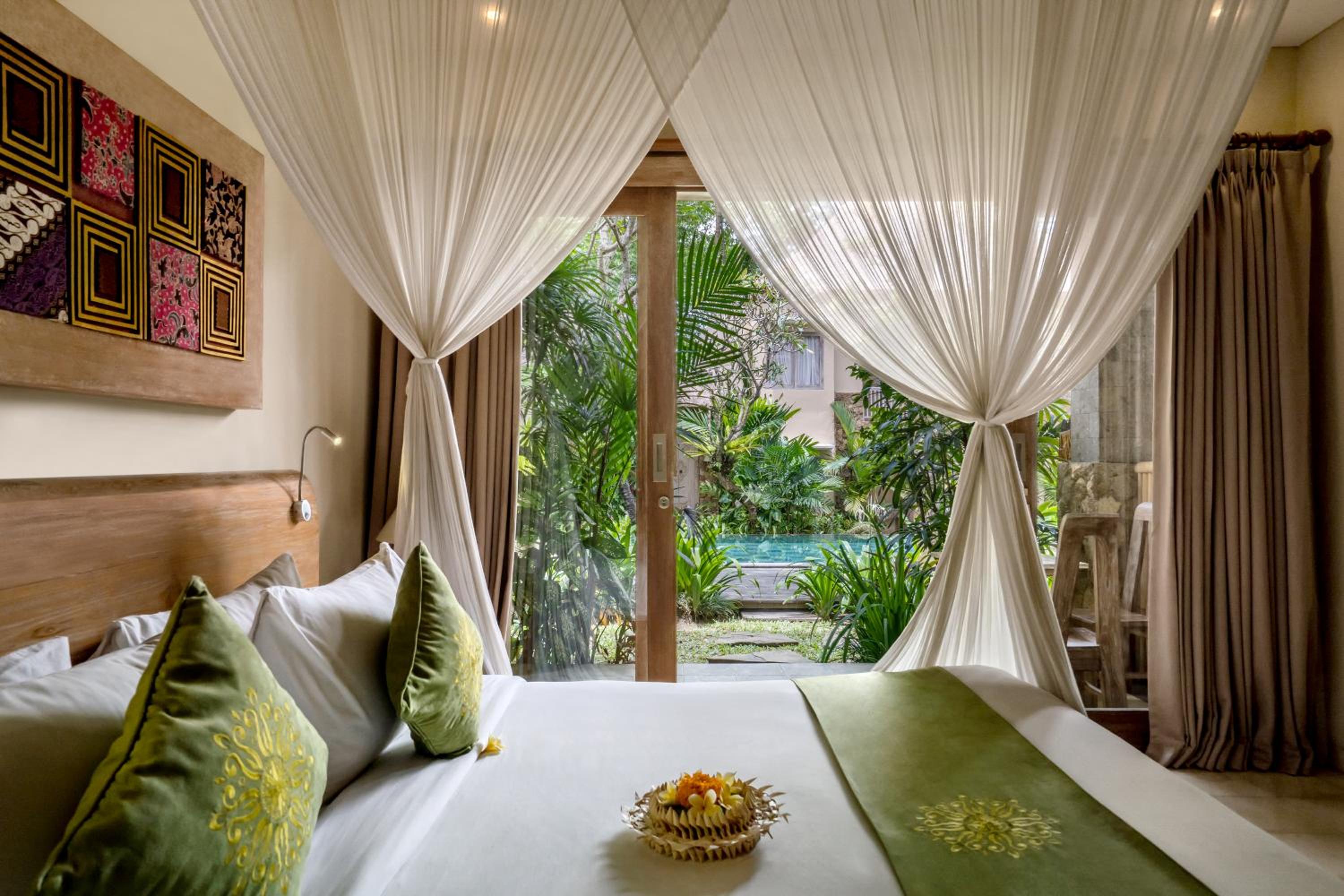 Deluxe  Double or Twin Room with  Balcony  and Daily Afternoon Tea 