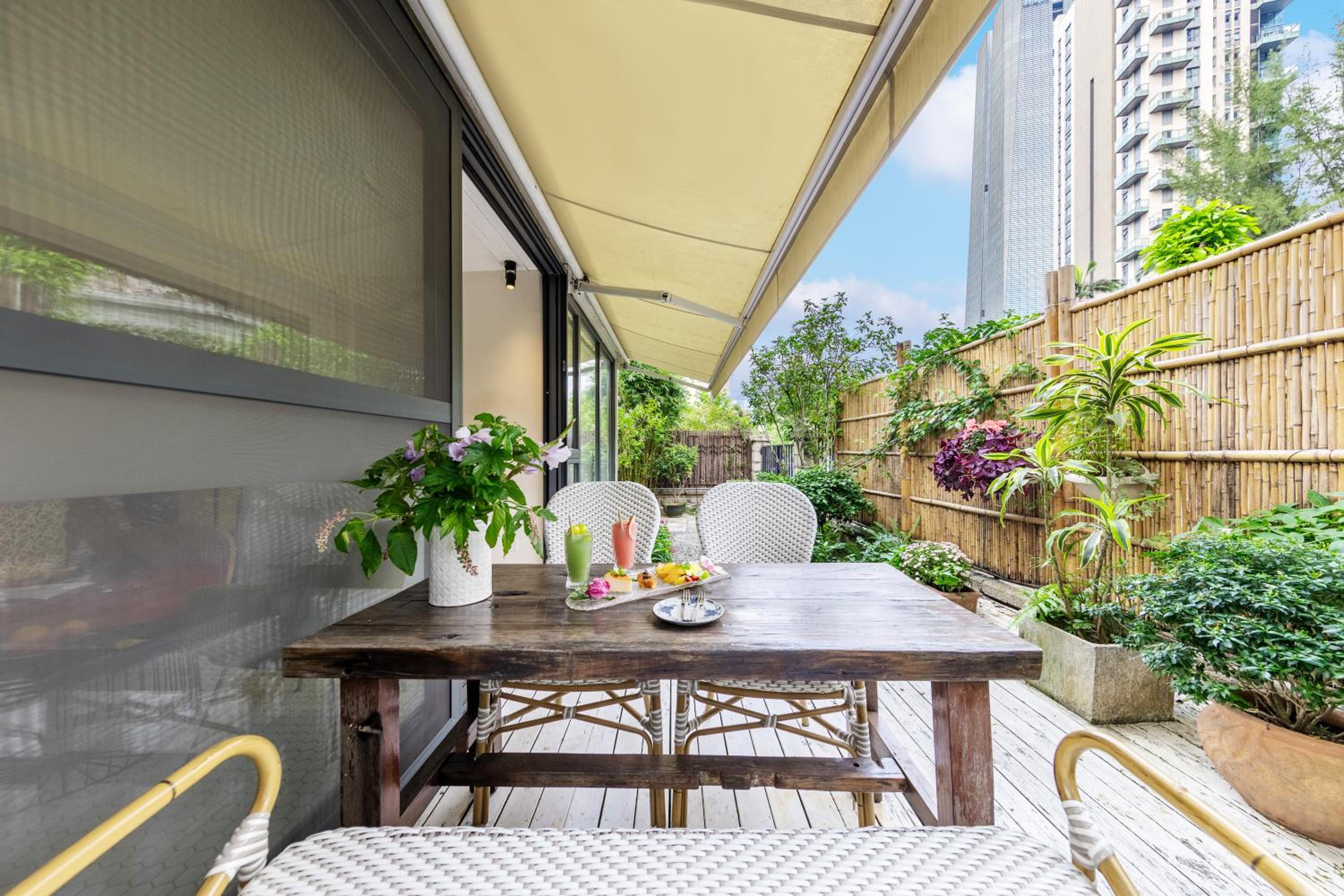 Suite with Garden View
