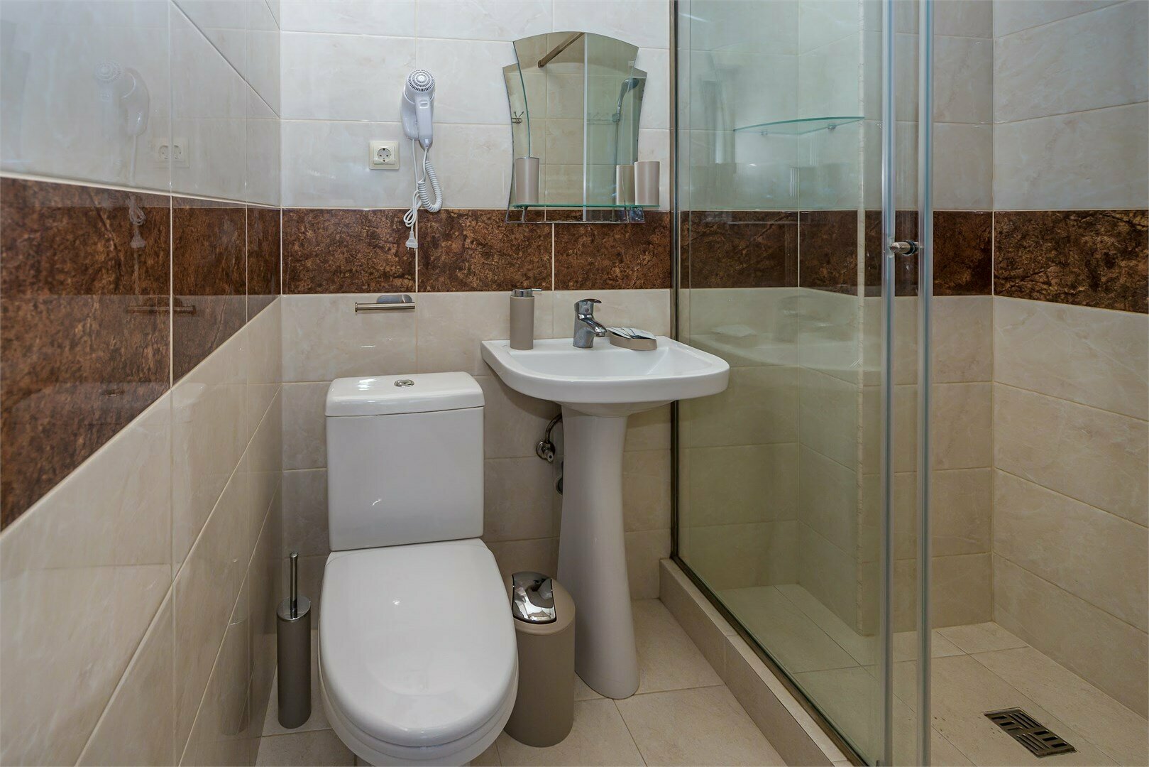 СЕМЕЙНЫЙ (КОРПУС МАНОЛИС) на 1 этаже