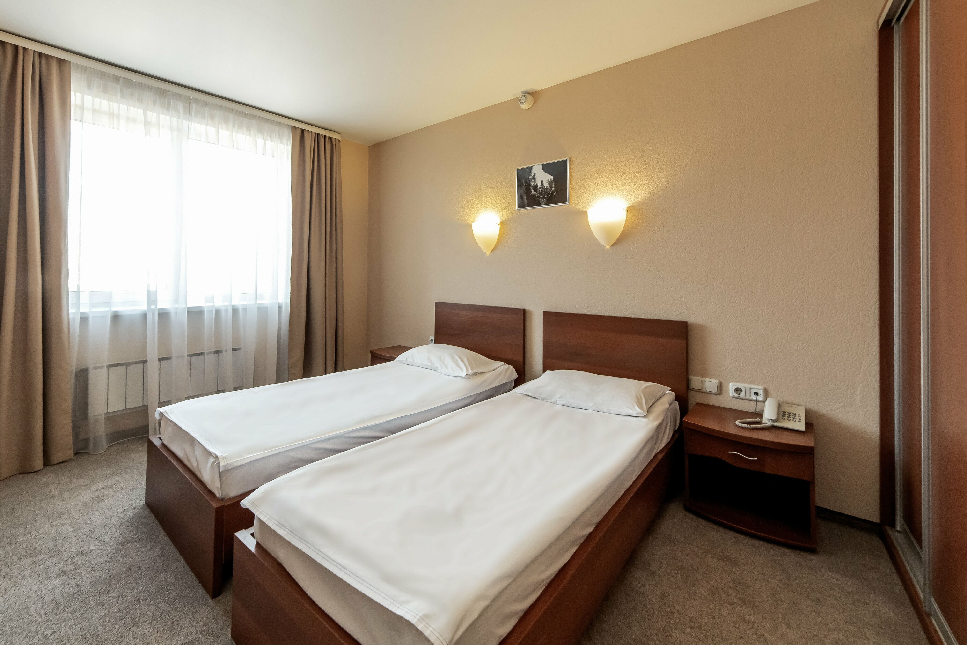 Улучшенный двухместный номер с 2 отдельными кроватями