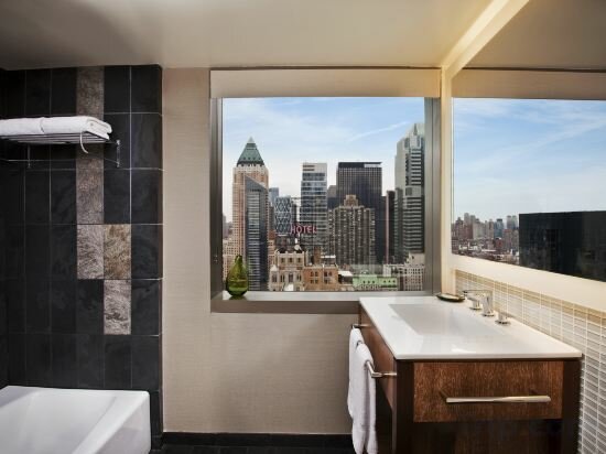 Premium Corner King Room