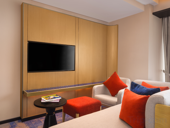 Club Deluxe Ocean View King