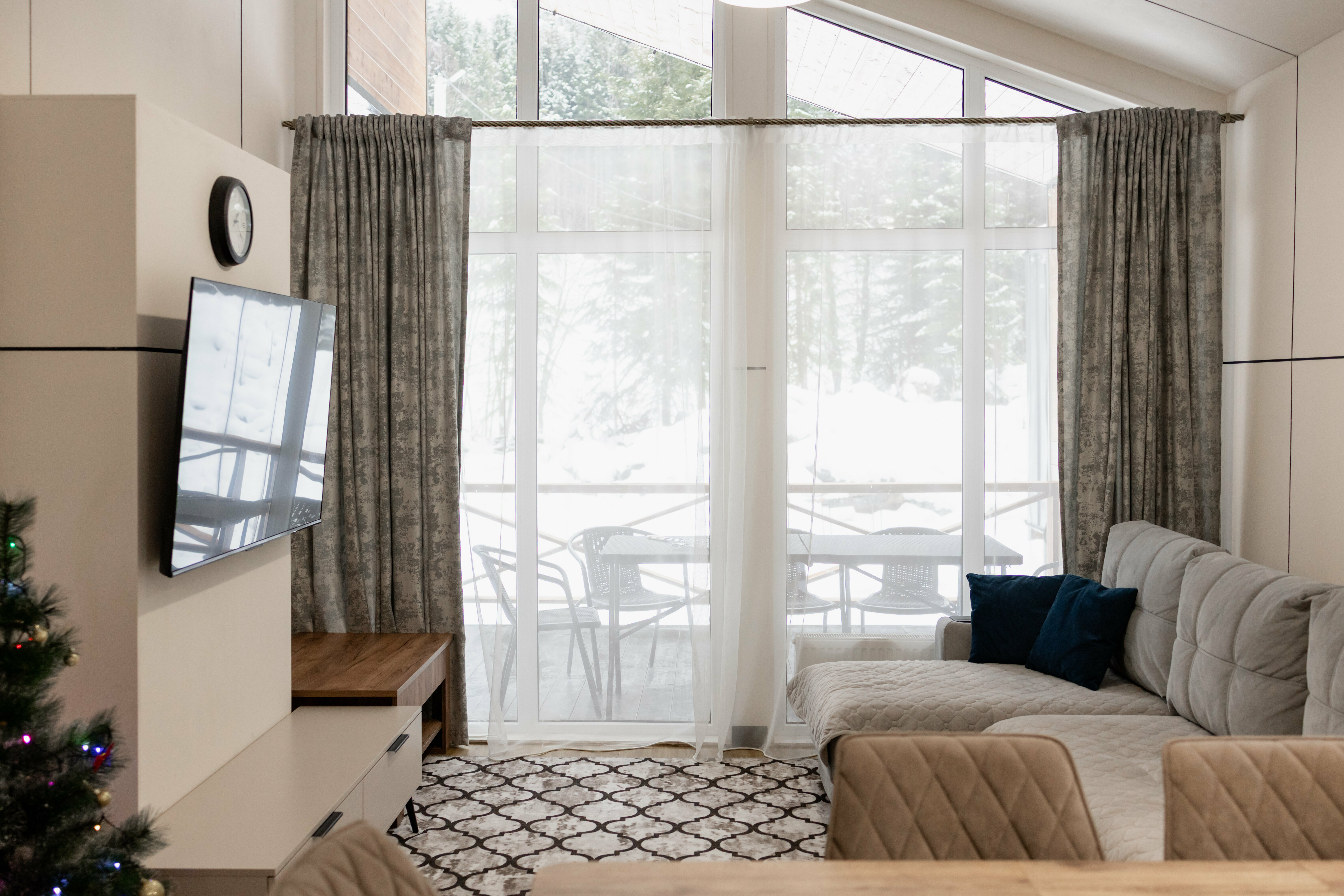 Семейный номер с видом на горы