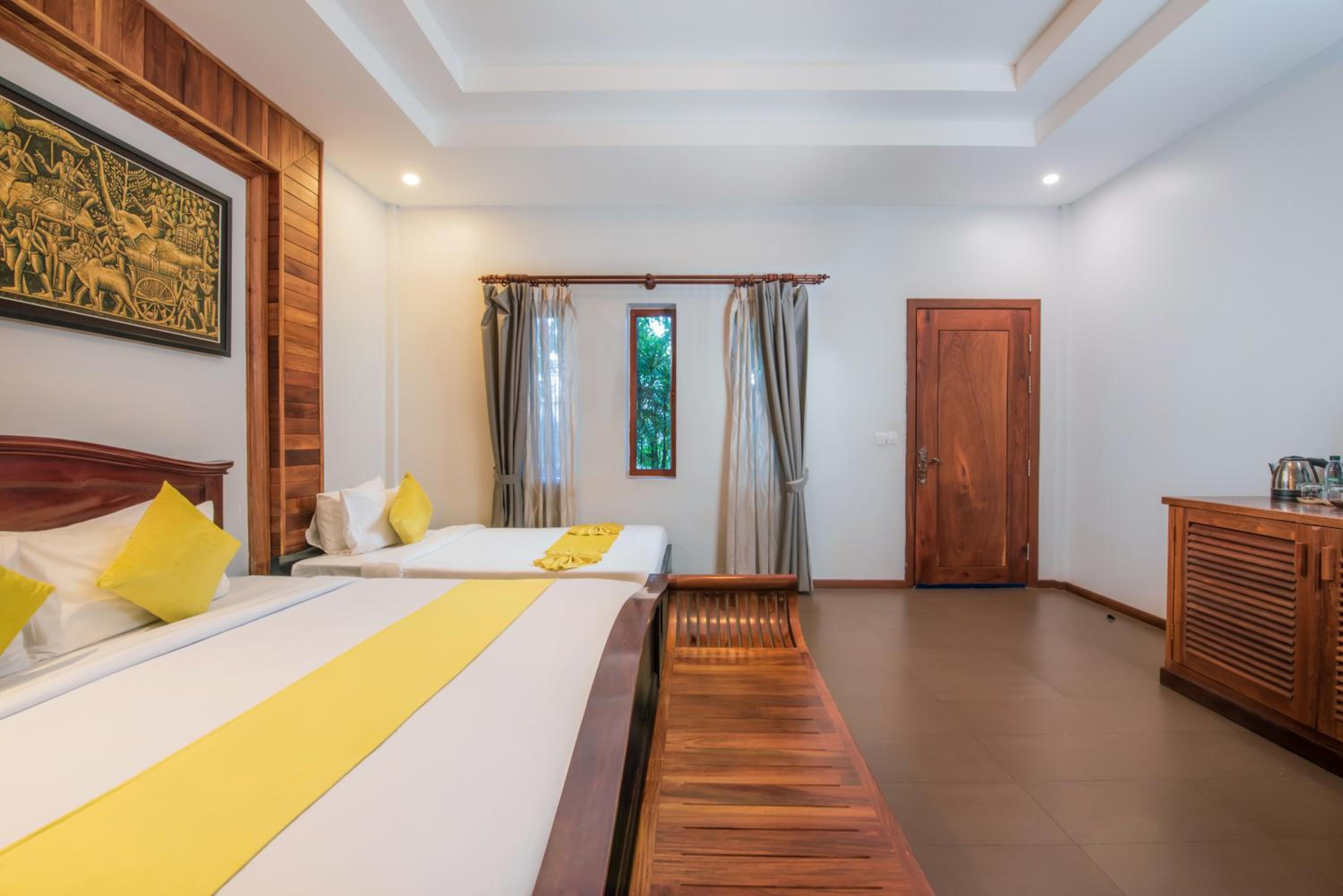 Deluxe Family Room