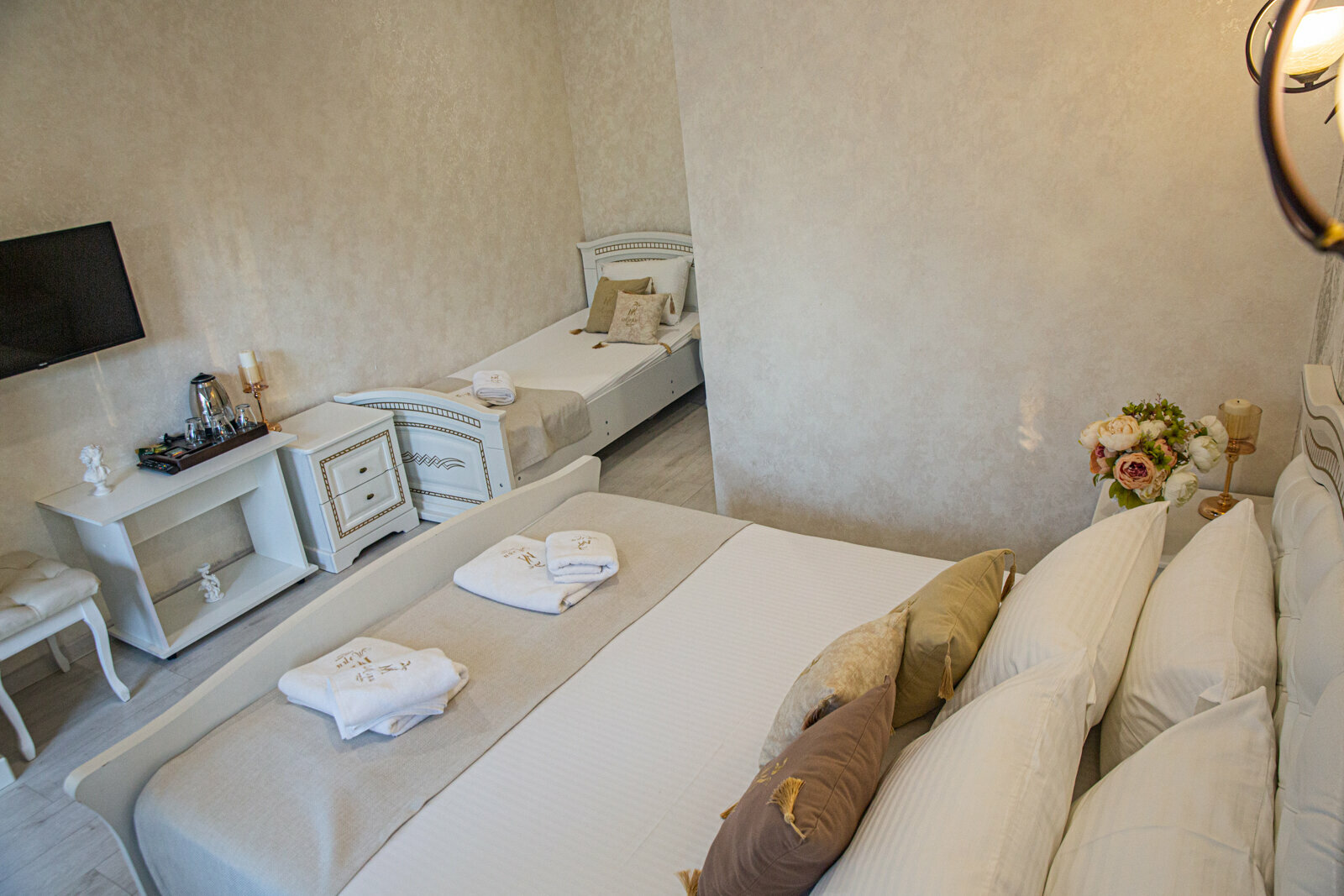 Семейный номер с видом на сад