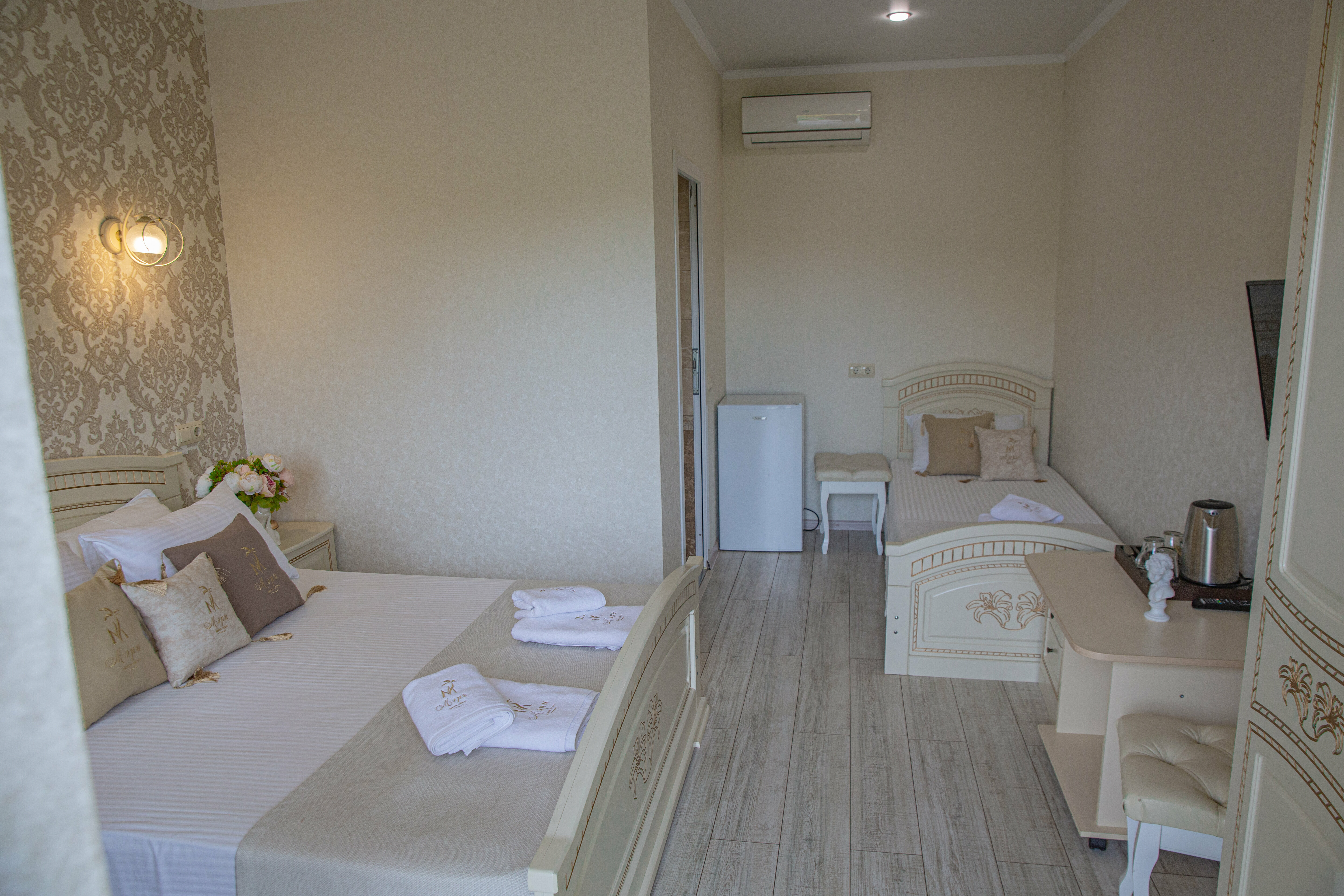 Семейный номер с видом на сад