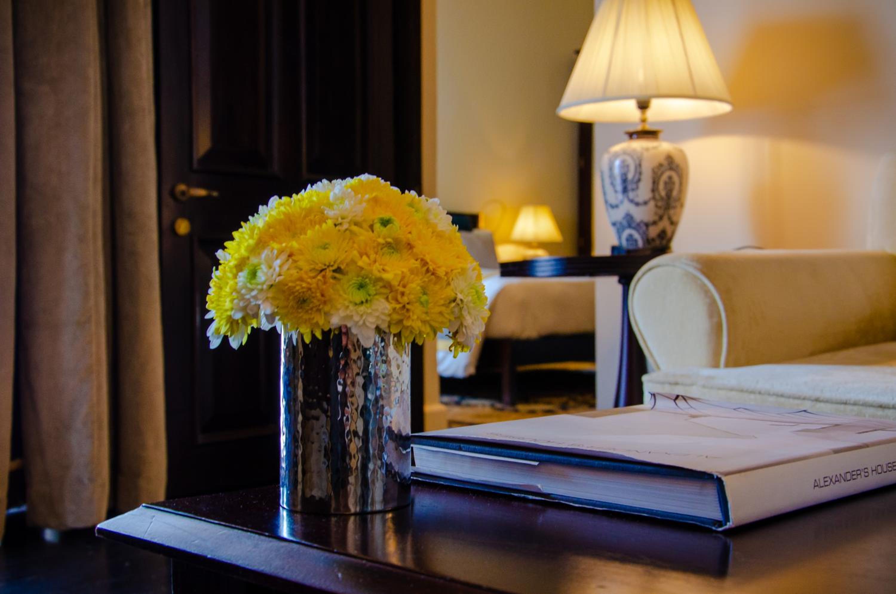 Signature Suites with Cocktails daily from 5:30 PM to 7:30 PM