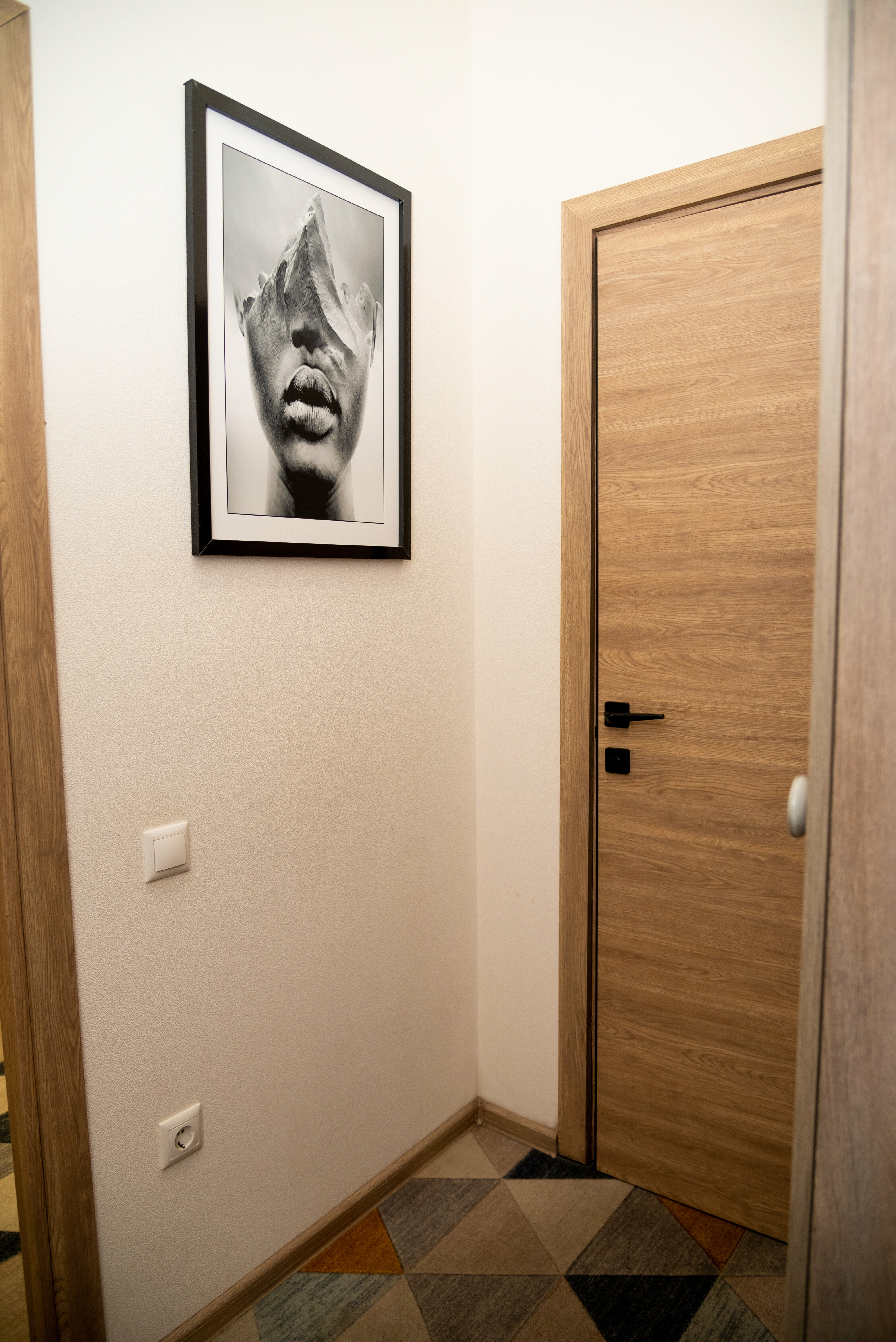 Спальное место (верхнее)на 2-х ярусной кровати в 8-ми местном номере для мужчин