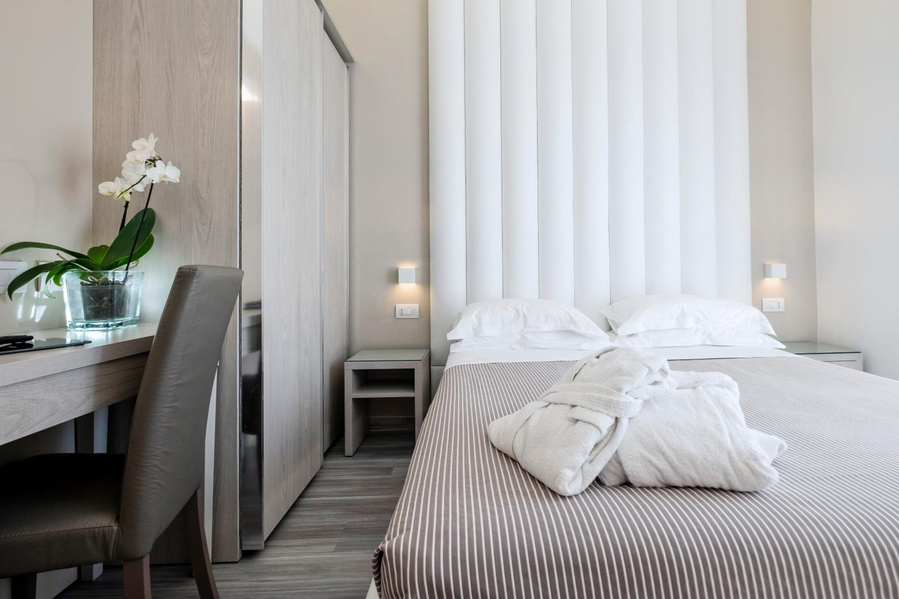 Deluxe Double Room with Sea View
