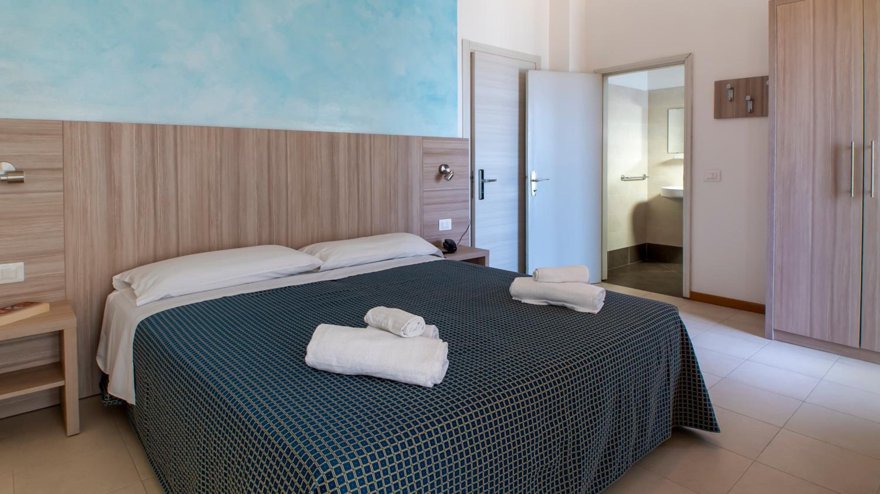 Double or Twin Room with Balcony and Sea View