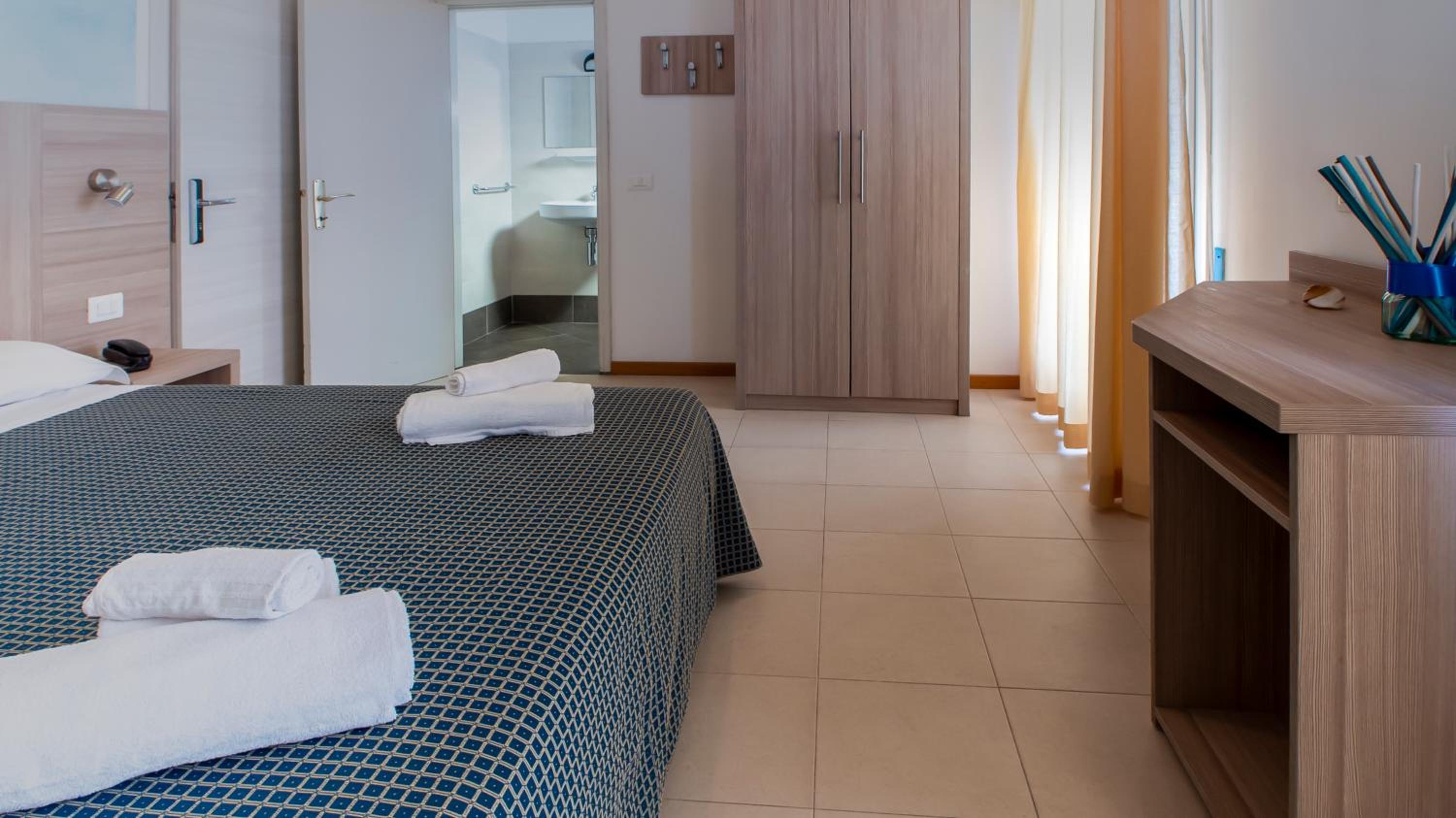 Double or Twin Room with Balcony and Sea View