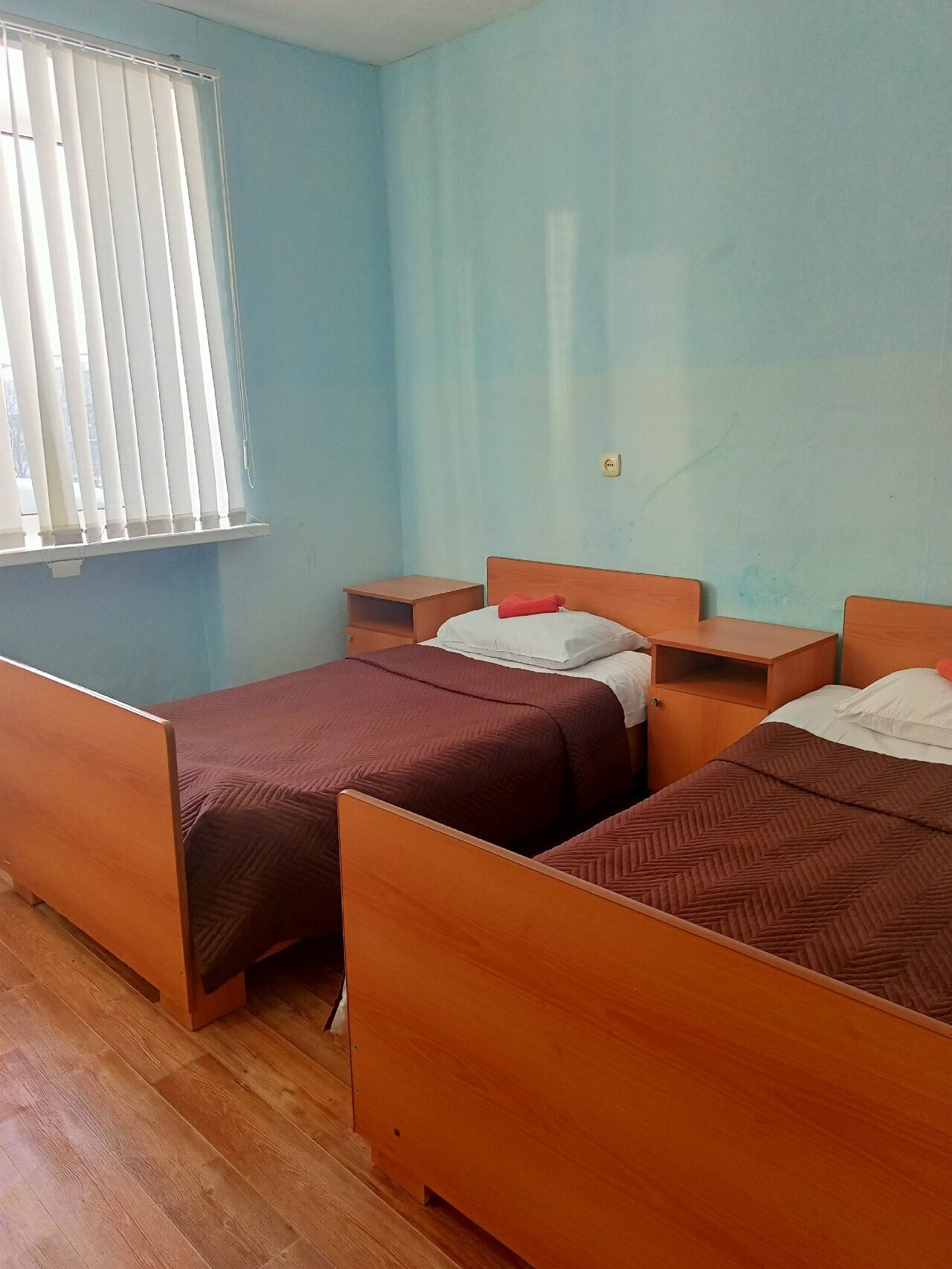 Двухместный номер эконом-класса с 2 отдельными кроватями