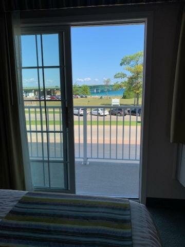 Private Balcony/ Lake and Park View / two Queen beds
