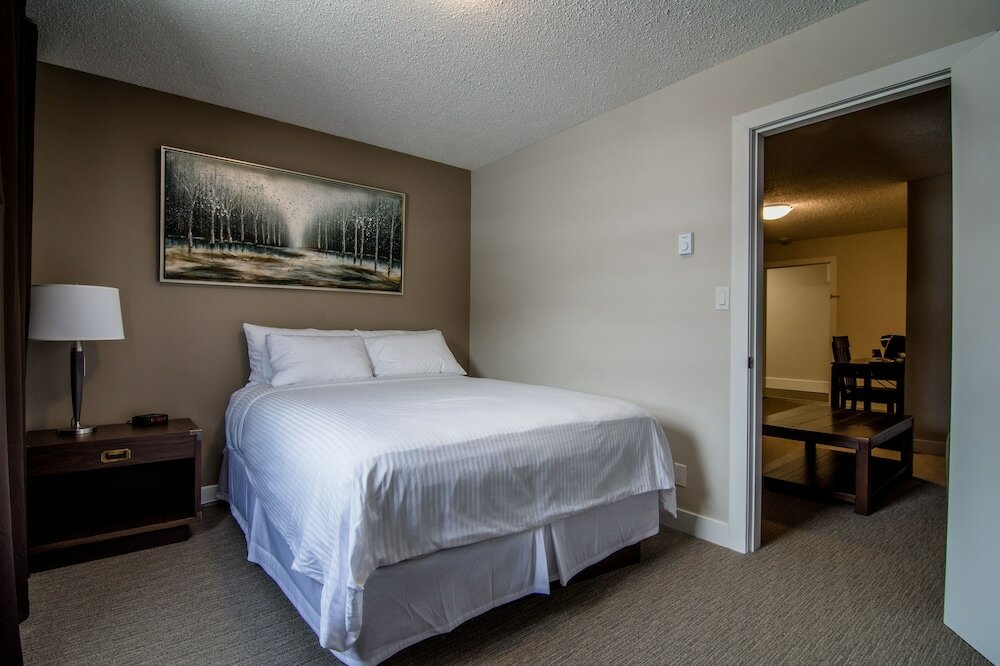 Suite, 1 Queen Bed