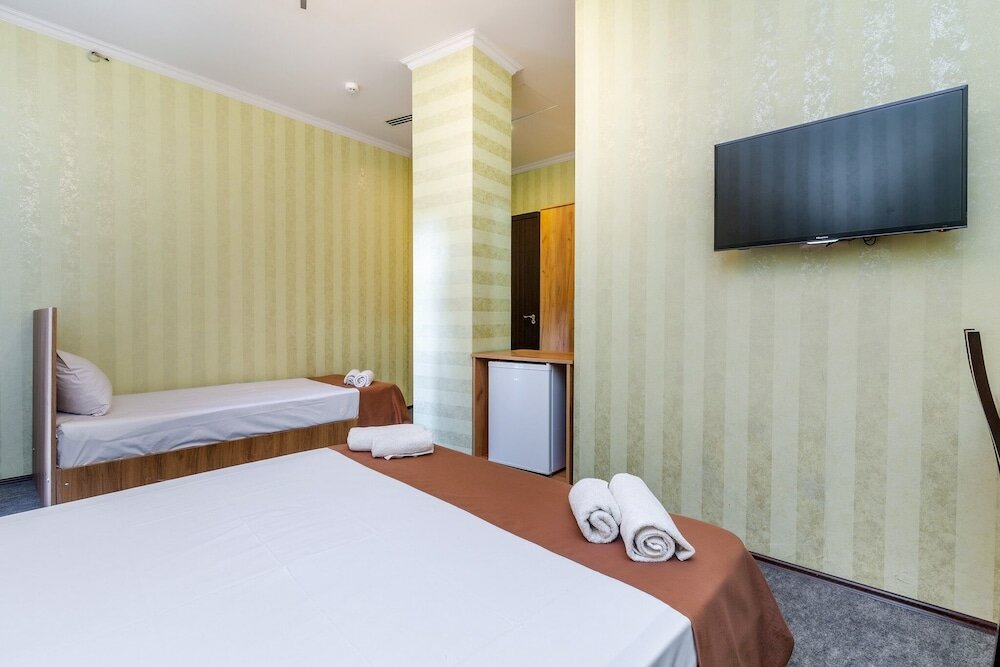 Standard Triple Room, Balcony, Courtyard View