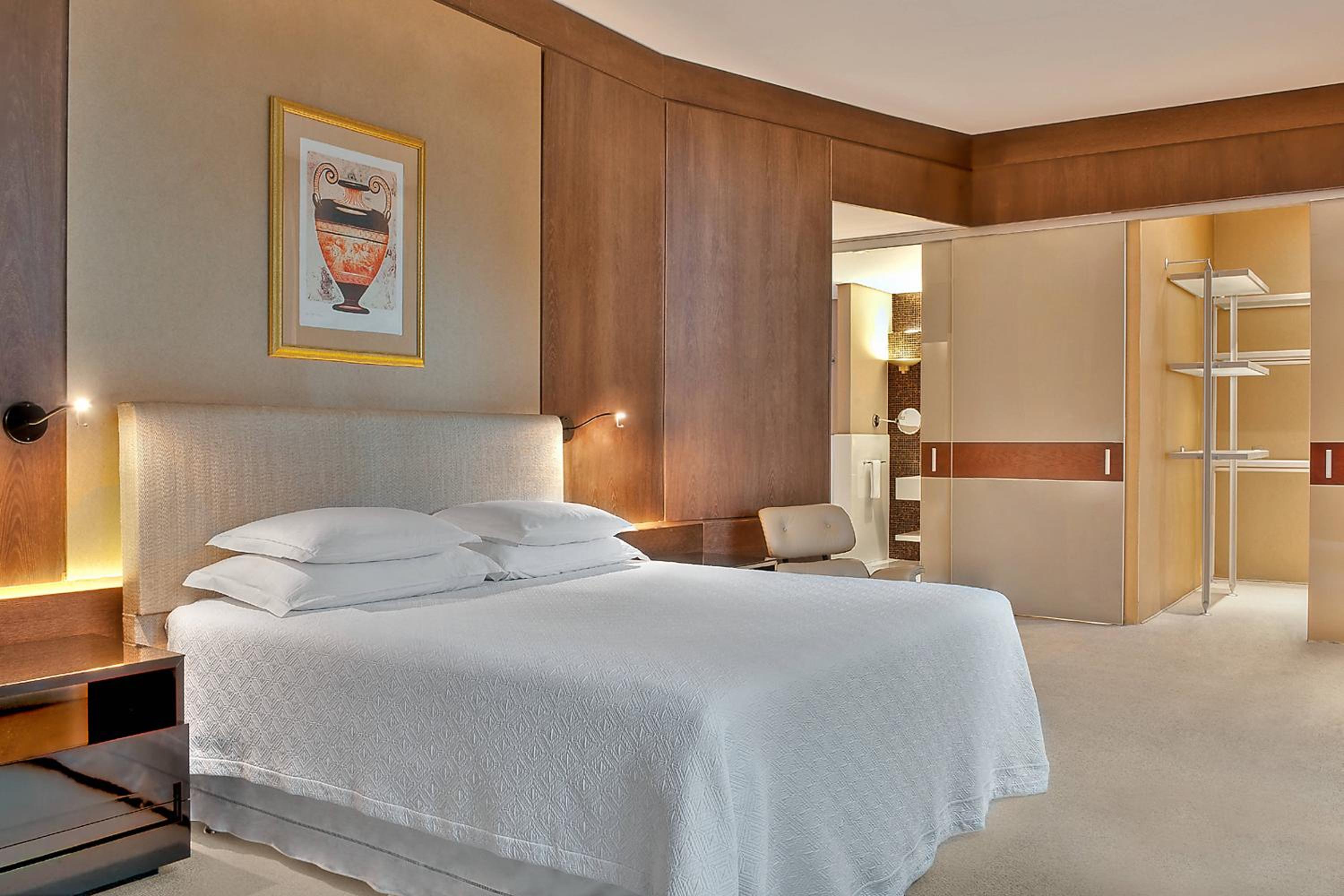 Two-Bedroom Presidential Suite