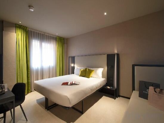 Triple Room With City View