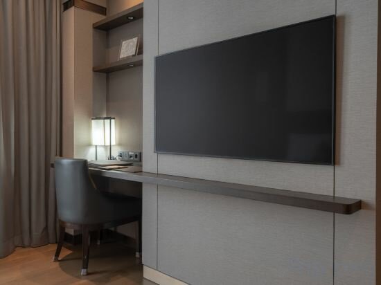 Park Suite With Private Terrace & City View (Highest Floor)