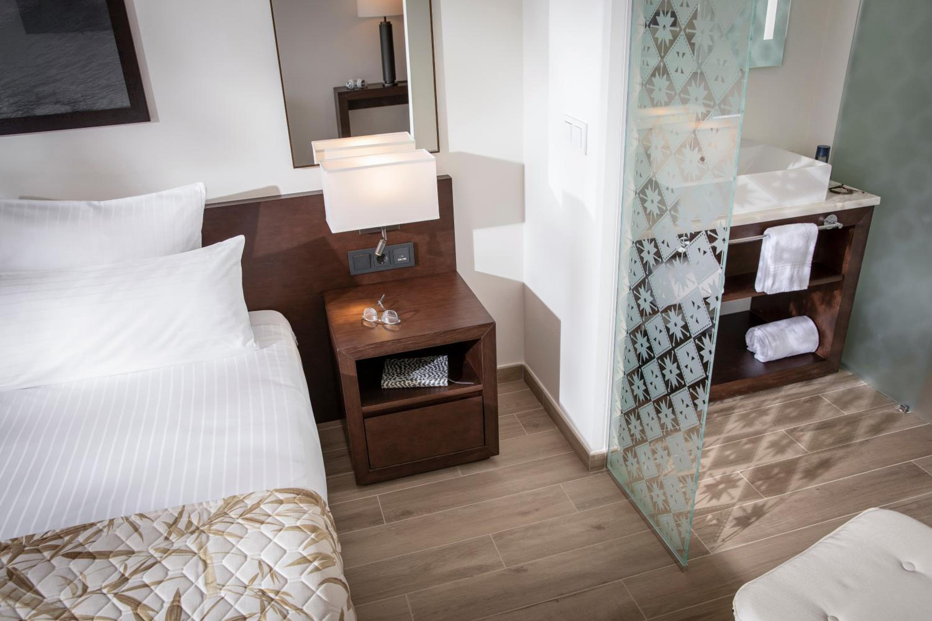 Double or Twin Room with Partial Sea View