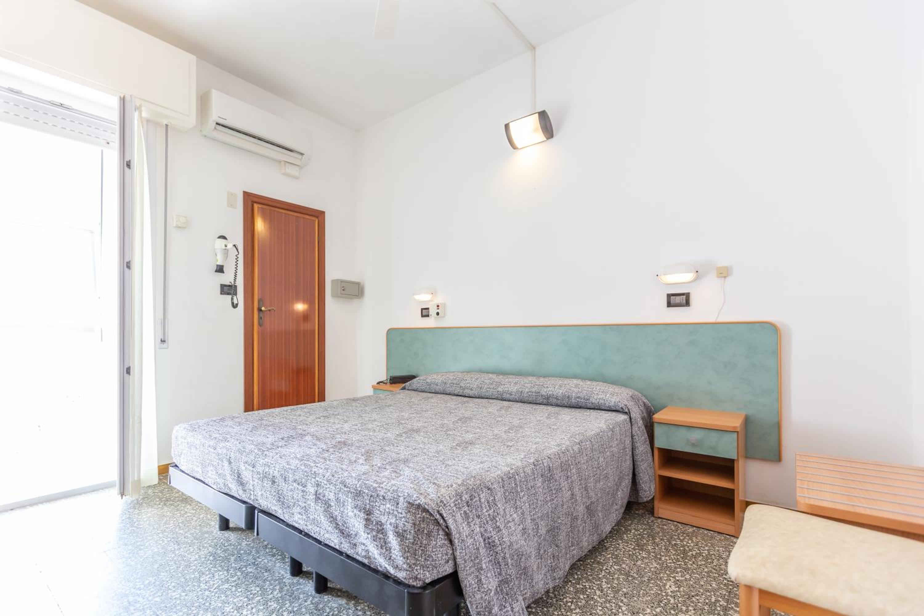 Classic Double or Twin Room with Front Sea View