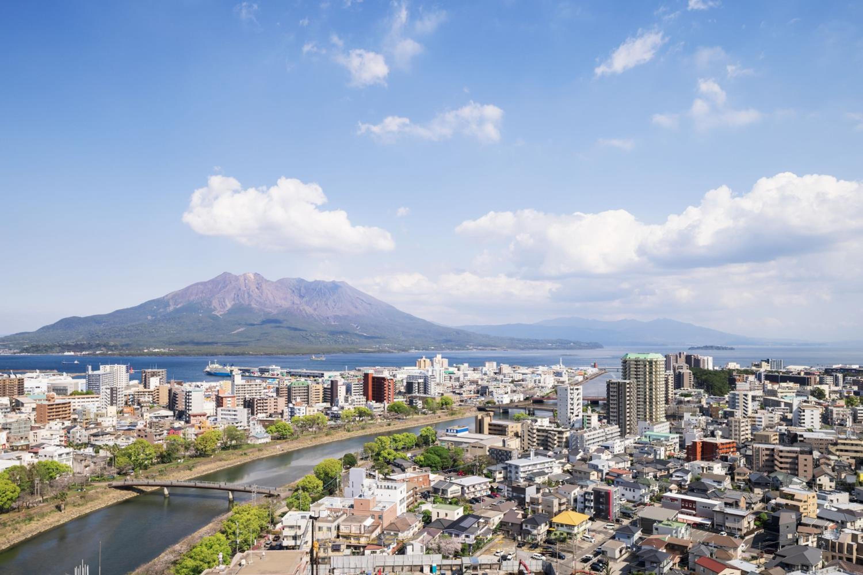 Club Twin Room with Sakurajima View and Club Lounge Access