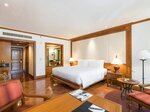 Guest Room, 1 King, Garden View, Partial Sea View, Balcony в JW Marriott Phuket Resort & Spa
