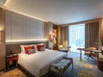 LUXURY ROOM, 1 King Bed в Sofitel Singapore City Centre