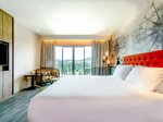 Superior Room With 1 Double Bed, Pool Side в Mercure Langkawi Pantai Cenang