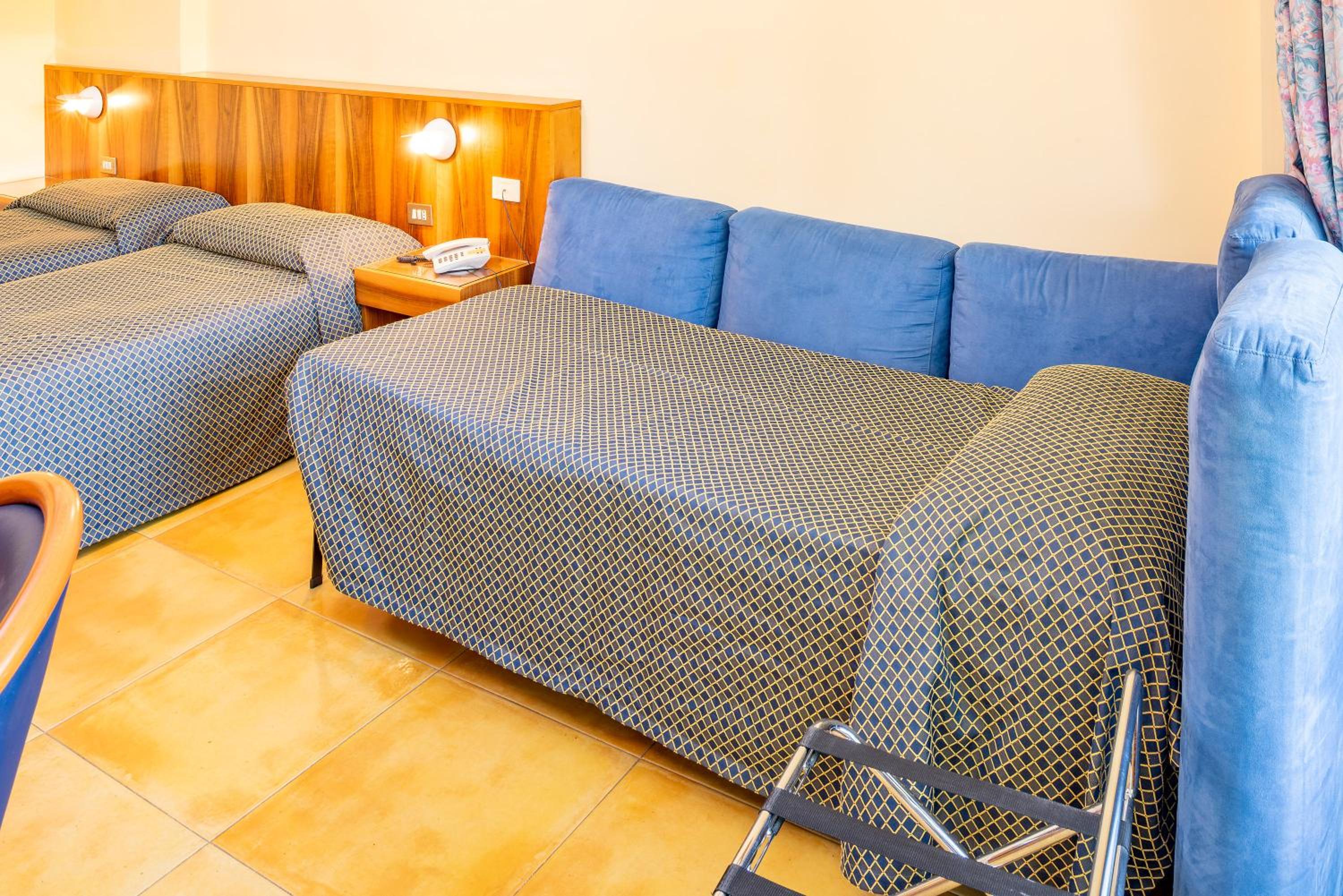 Triple Room with Pool View