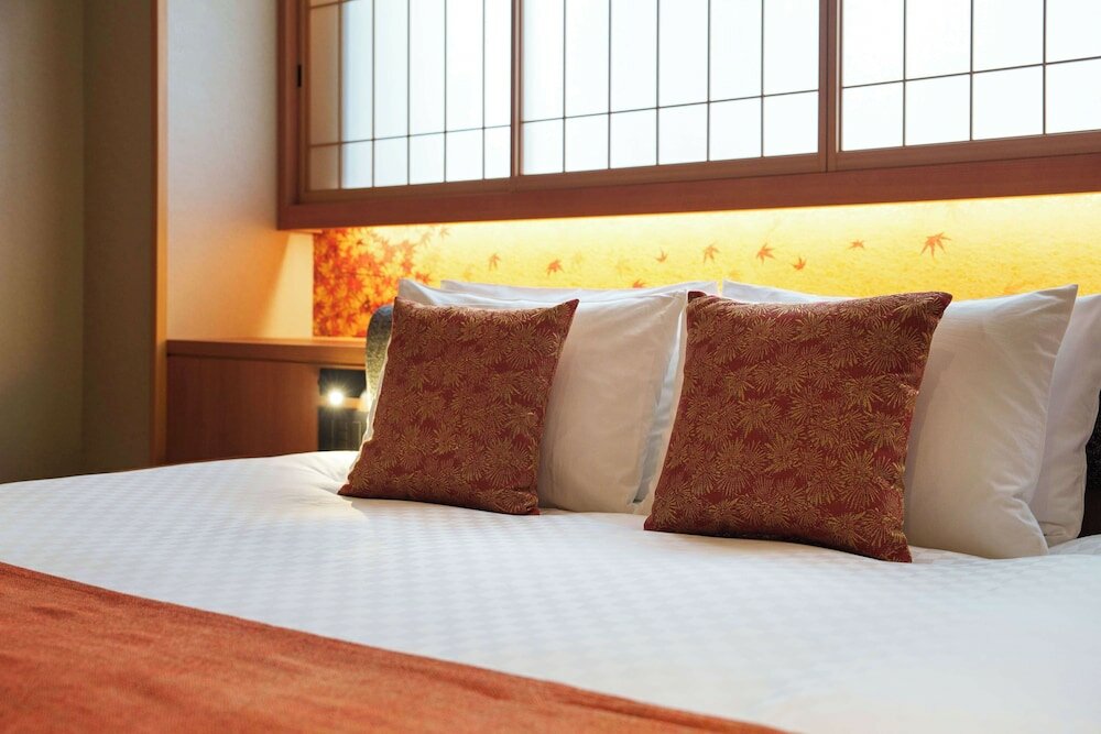 Deluxe Room, 1 King Bed, Non Smoking, Bathtub