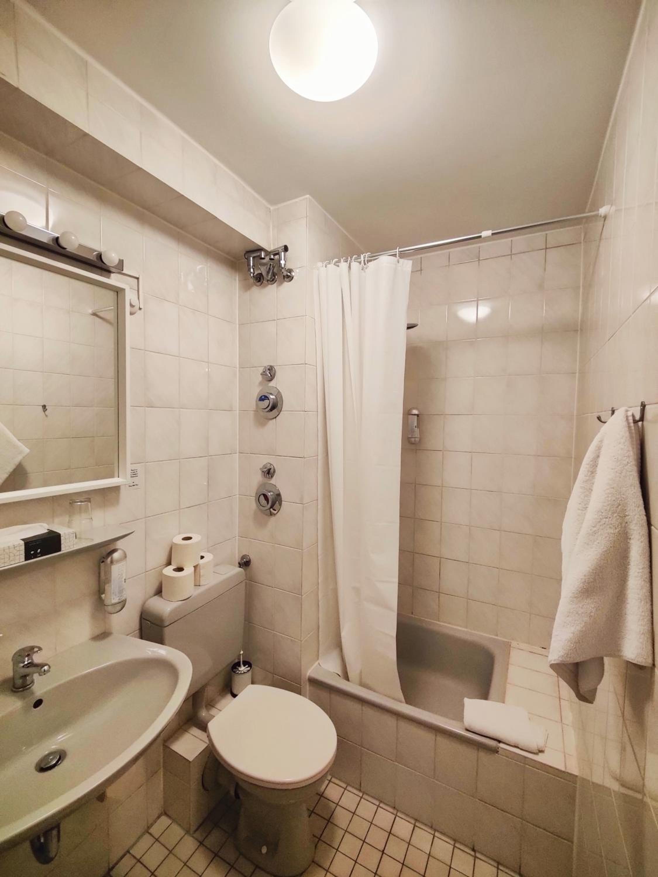 One-Bedroom Apartment - Non-Smoking