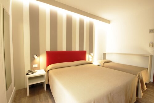 Трехместный номер «Делюкс» в Hotel Toledo