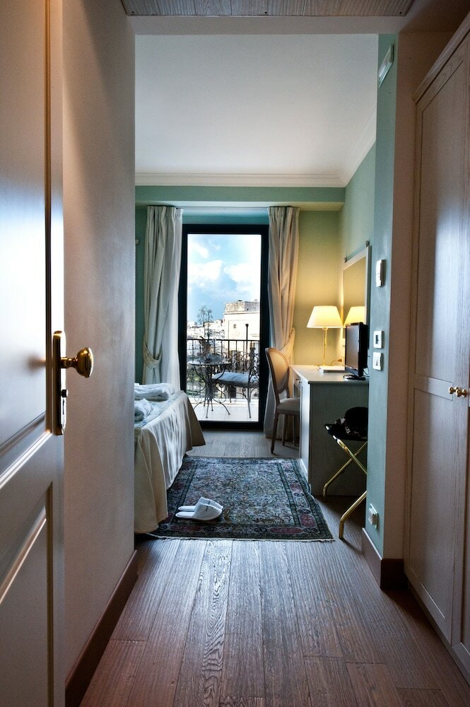 Romantic Double Room, City View