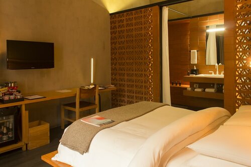 Номер, 1 двуспальная кровать «Квин-сайз» (Colonial Queen (MI - QUEN)) в Downtown Beds