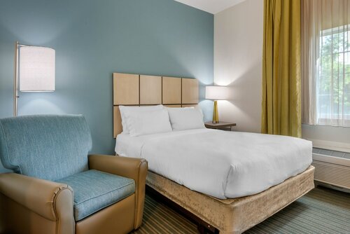 Студия-люкс, 1 двуспальная кровать «Квин-сайз» (Mobility Roll-In Shower) в Candlewood Suites Fort Myers Sanibel Gateway, an Ihg Hotel