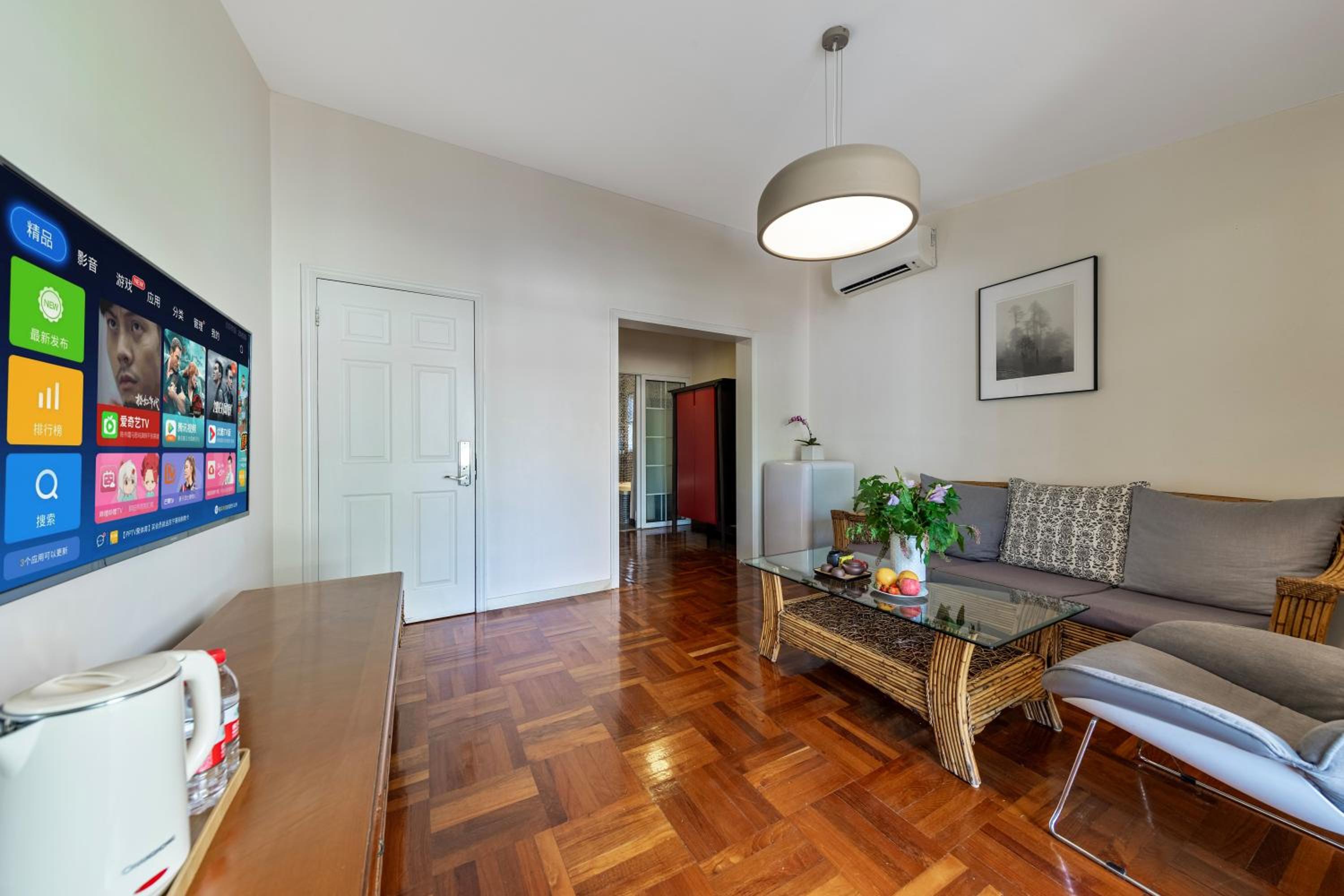 Elegant suite