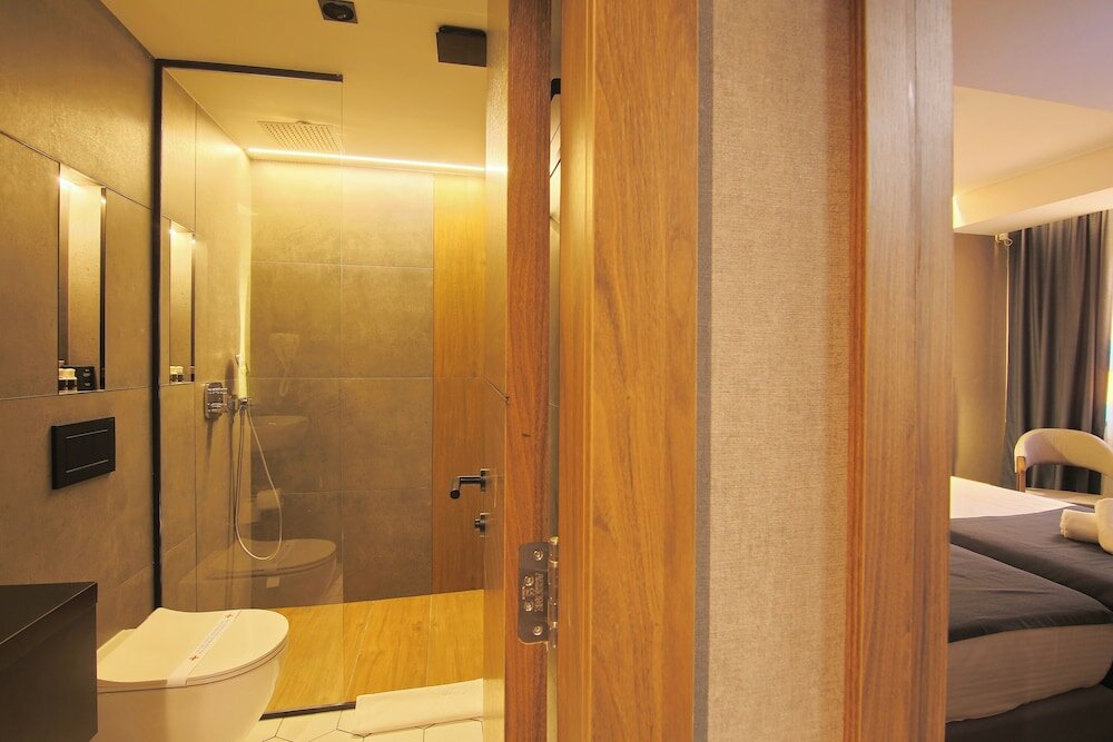 Deluxe Studio Suite
