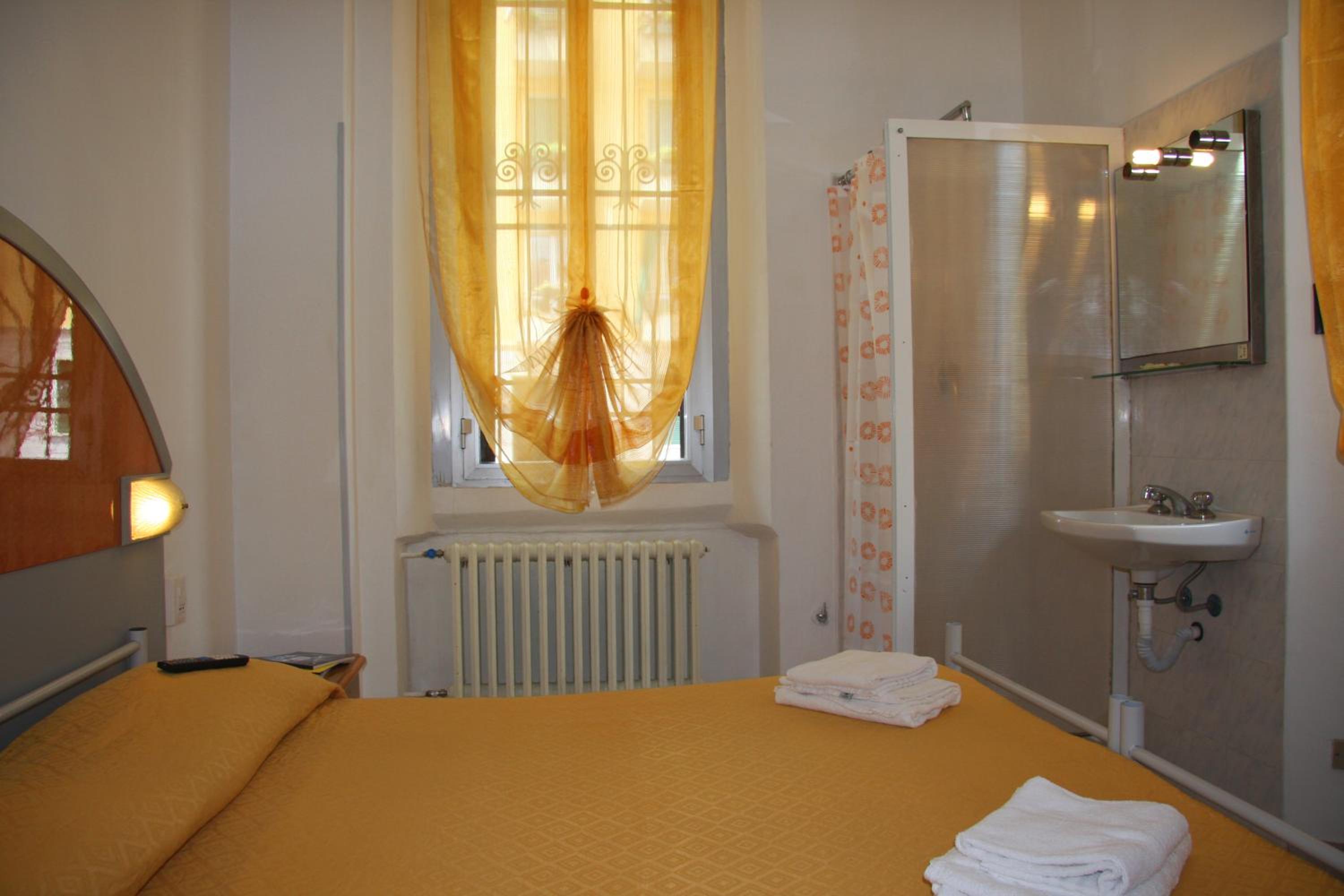 Single Room with Shared Bathroom