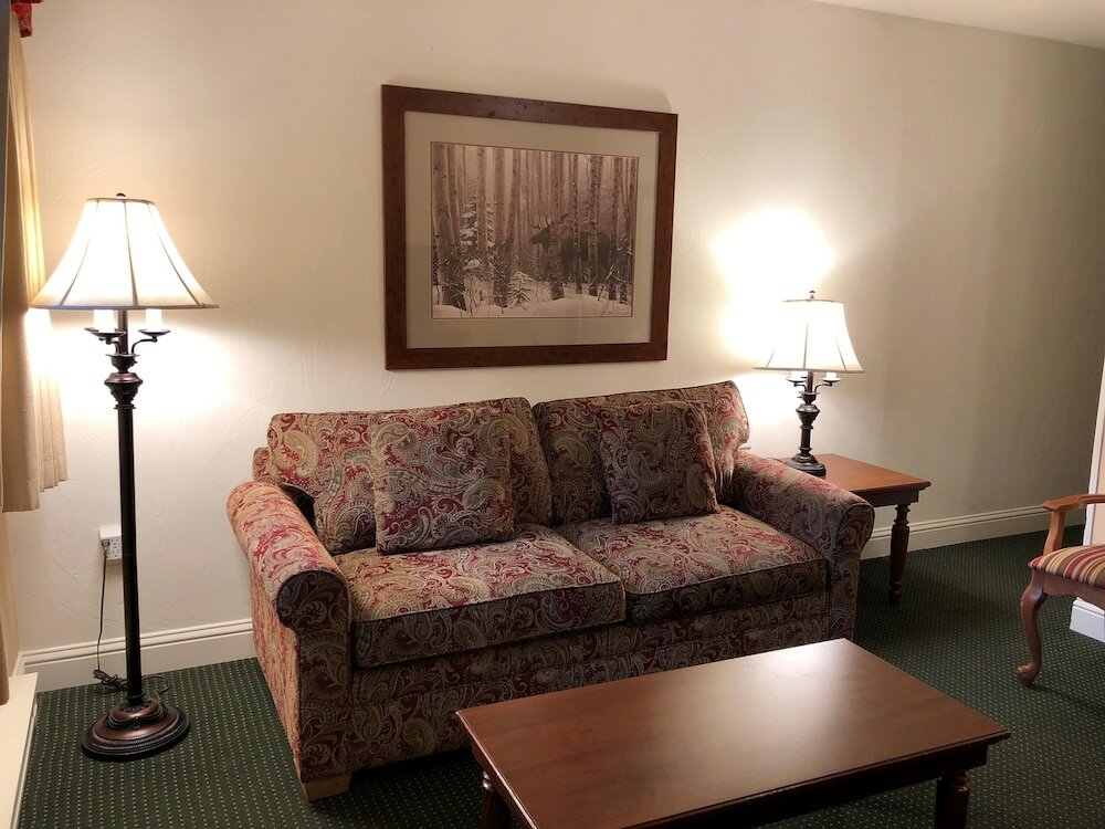 Suite, 1 Queen Bed, Non Smoking, Kitchen