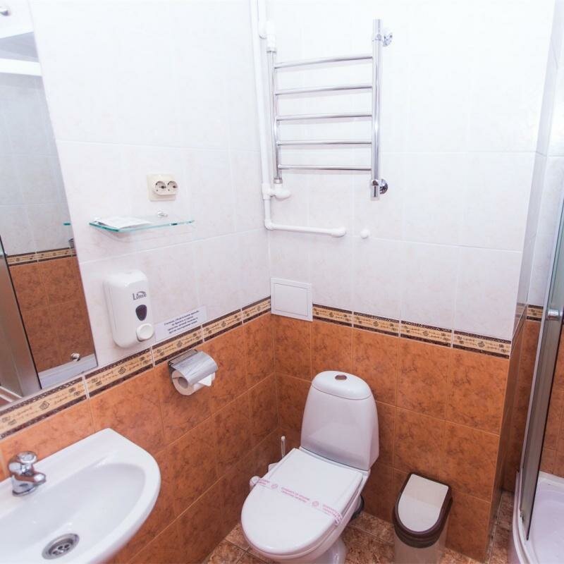 Эконом одноместный (цокольный этаж, без окна, 1 кровать Queen size)